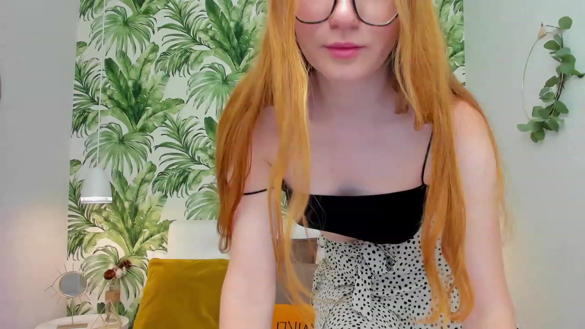 Gallery image thumbnail from MiyaFoxy's myfreecams stream on, 06/25/2023, 16:25 image 11 of 20