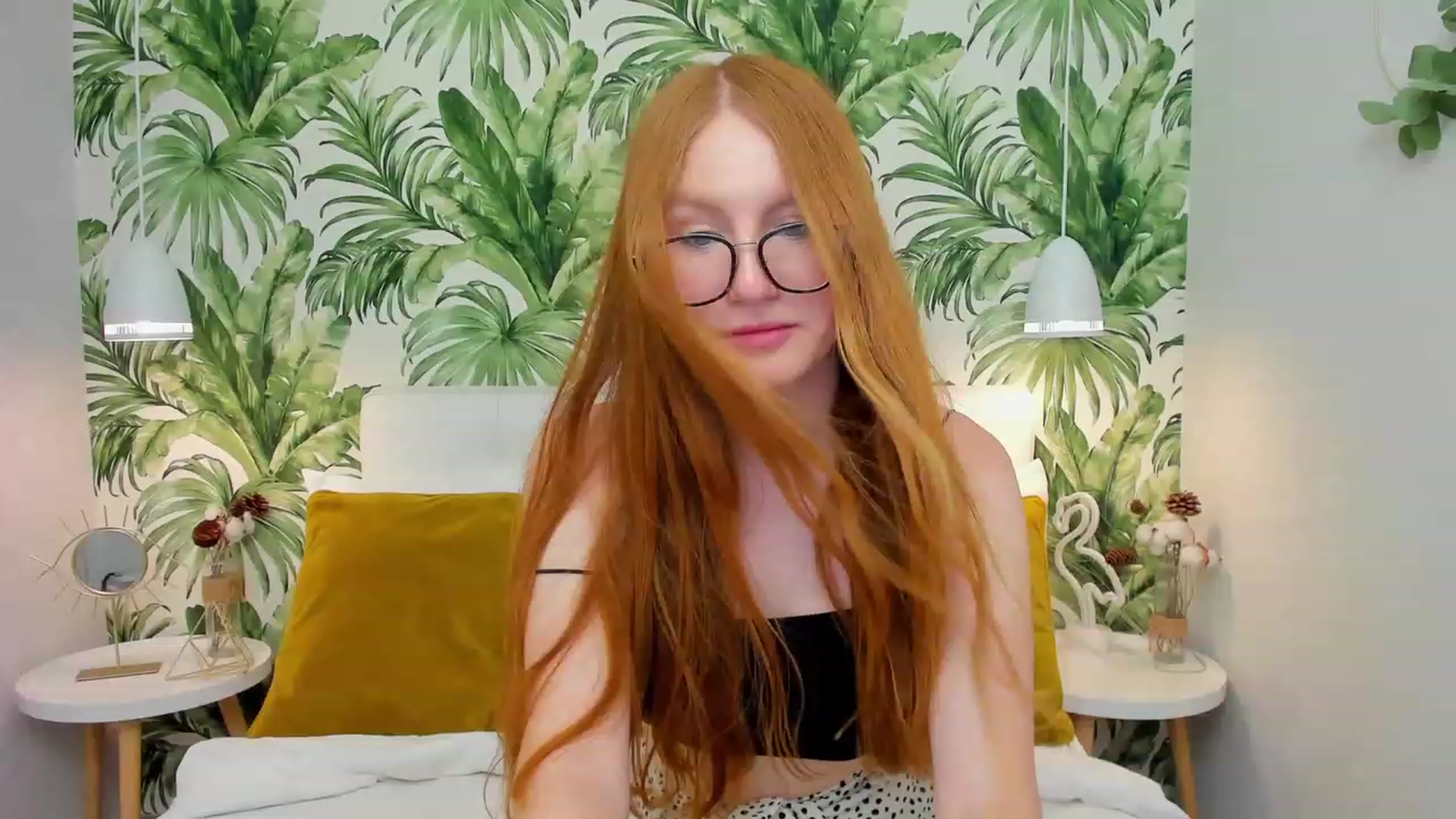 Gallery image thumbnail from MiyaFoxy's myfreecams stream on, 06/25/2023, 16:25 image 17 of 20