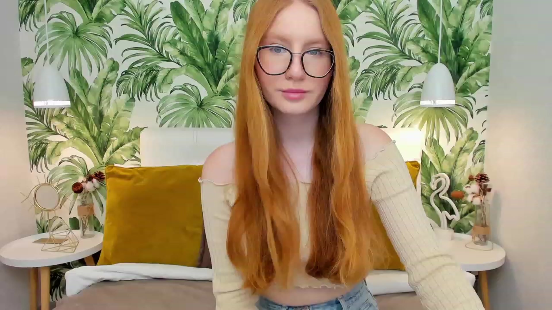 Gallery image thumbnail from MiyaFoxy's myfreecams stream on, 06/26/2023, 14:32 image 10 of 20