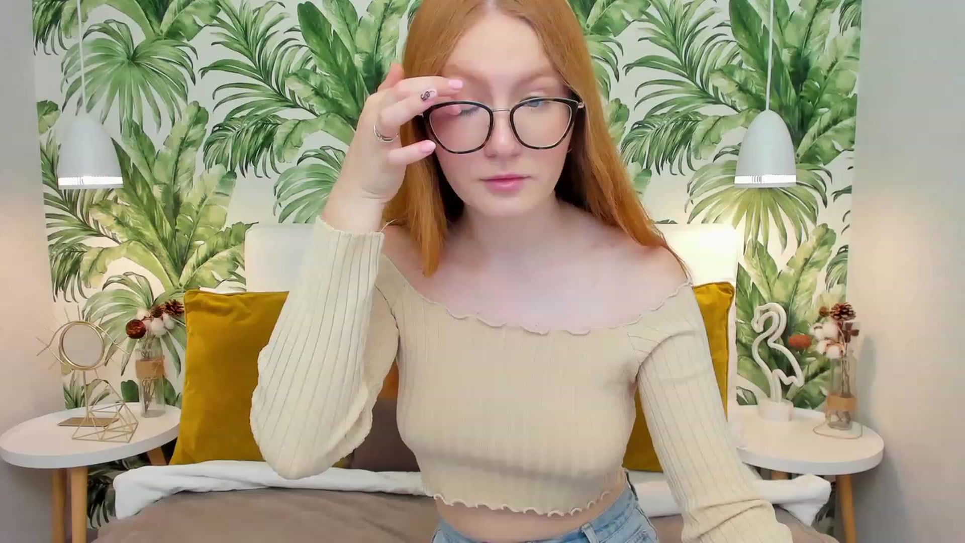 Gallery image thumbnail from MiyaFoxy's myfreecams stream on, 06/26/2023, 14:32 image 6 of 20