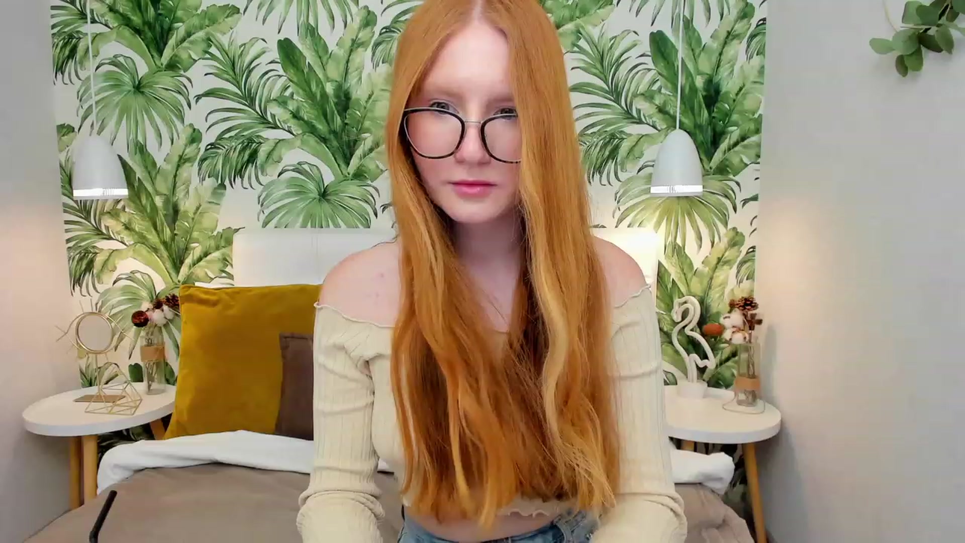 Gallery image thumbnail from MiyaFoxy's myfreecams stream on, 06/26/2023, 16:57 image 10 of 20