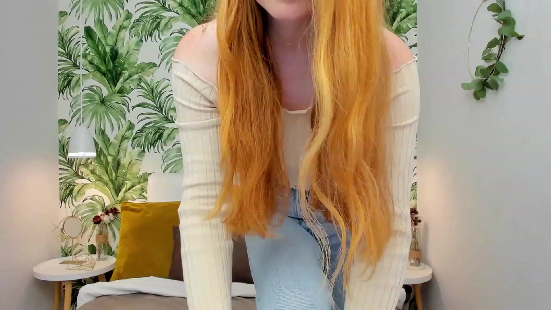 Gallery image thumbnail from MiyaFoxy's myfreecams stream on, 06/26/2023, 16:57 image 11 of 20