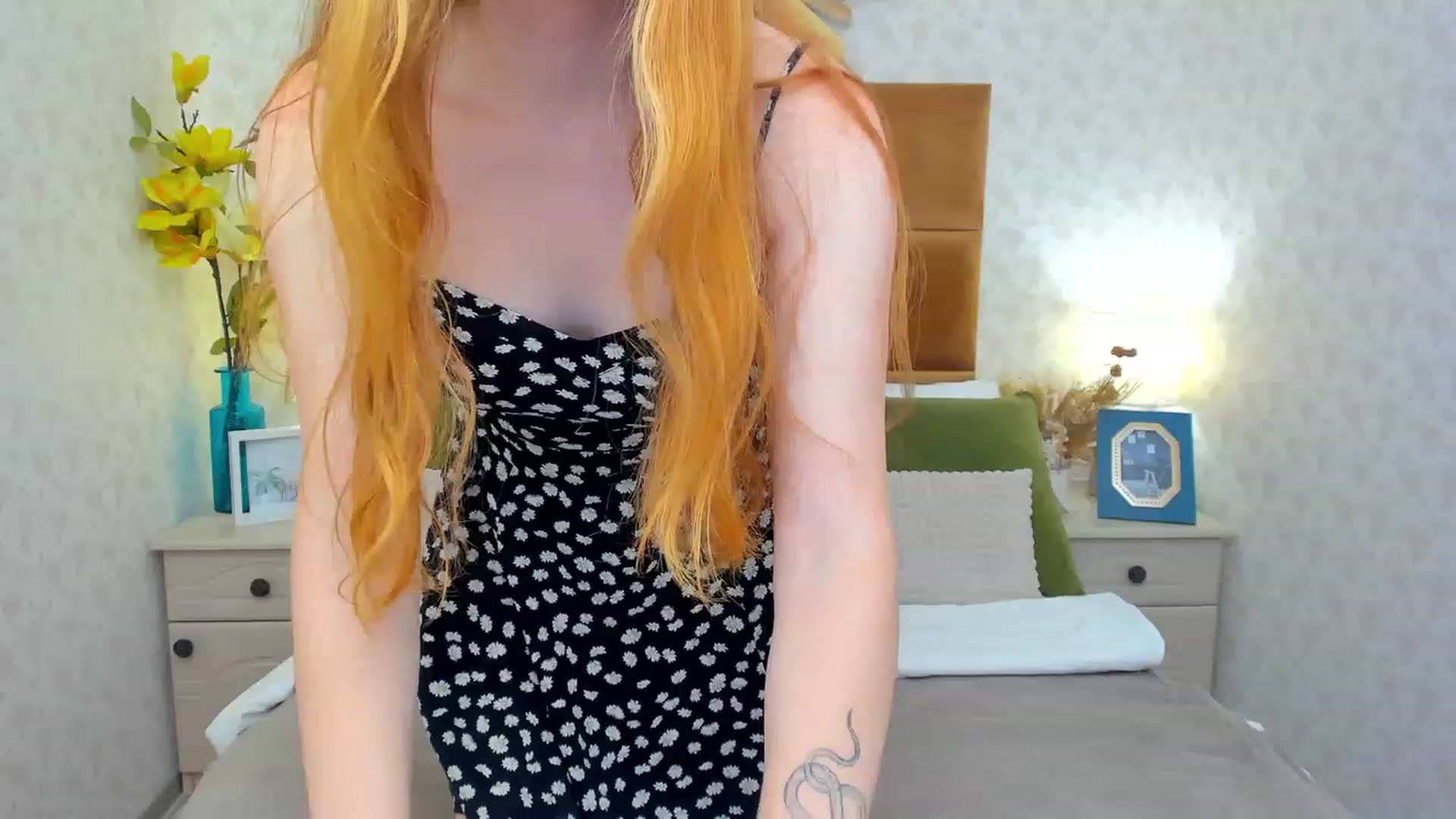 Gallery image thumbnail from MiyaFoxy's myfreecams stream on, 07/15/2023, 14:01 image 10 of 20