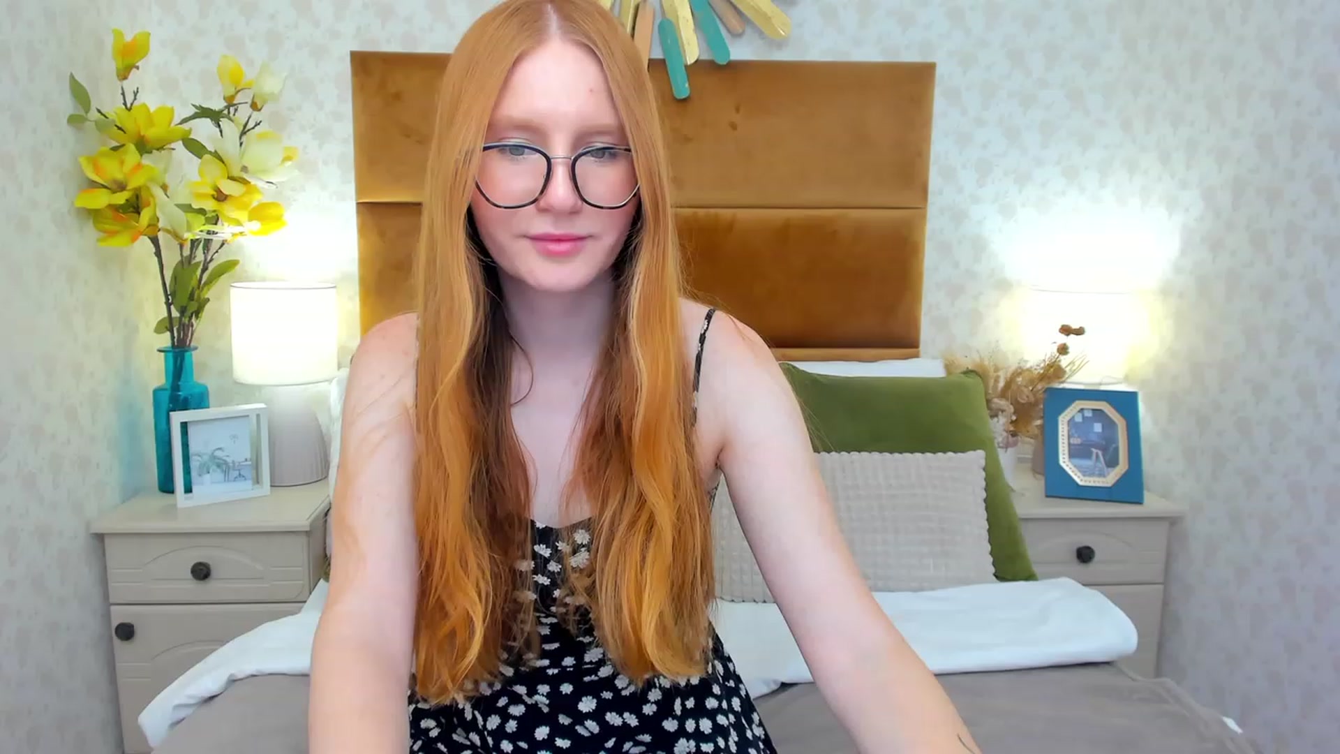 Gallery image thumbnail from MiyaFoxy's myfreecams stream on, 07/15/2023, 14:01 image 4 of 20