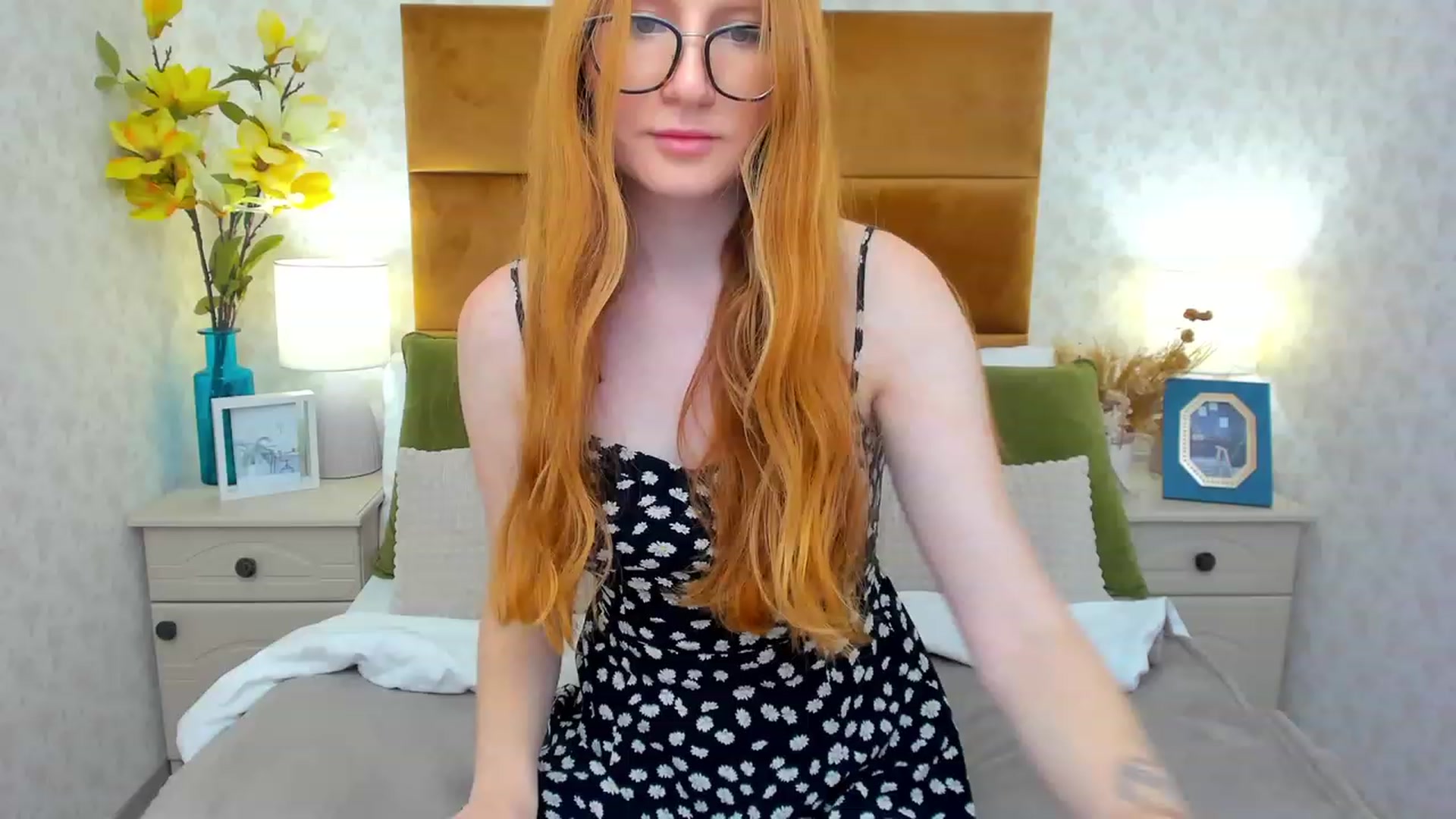 Gallery image thumbnail from MiyaFoxy's myfreecams stream on, 07/15/2023, 16:09 image 4 of 20