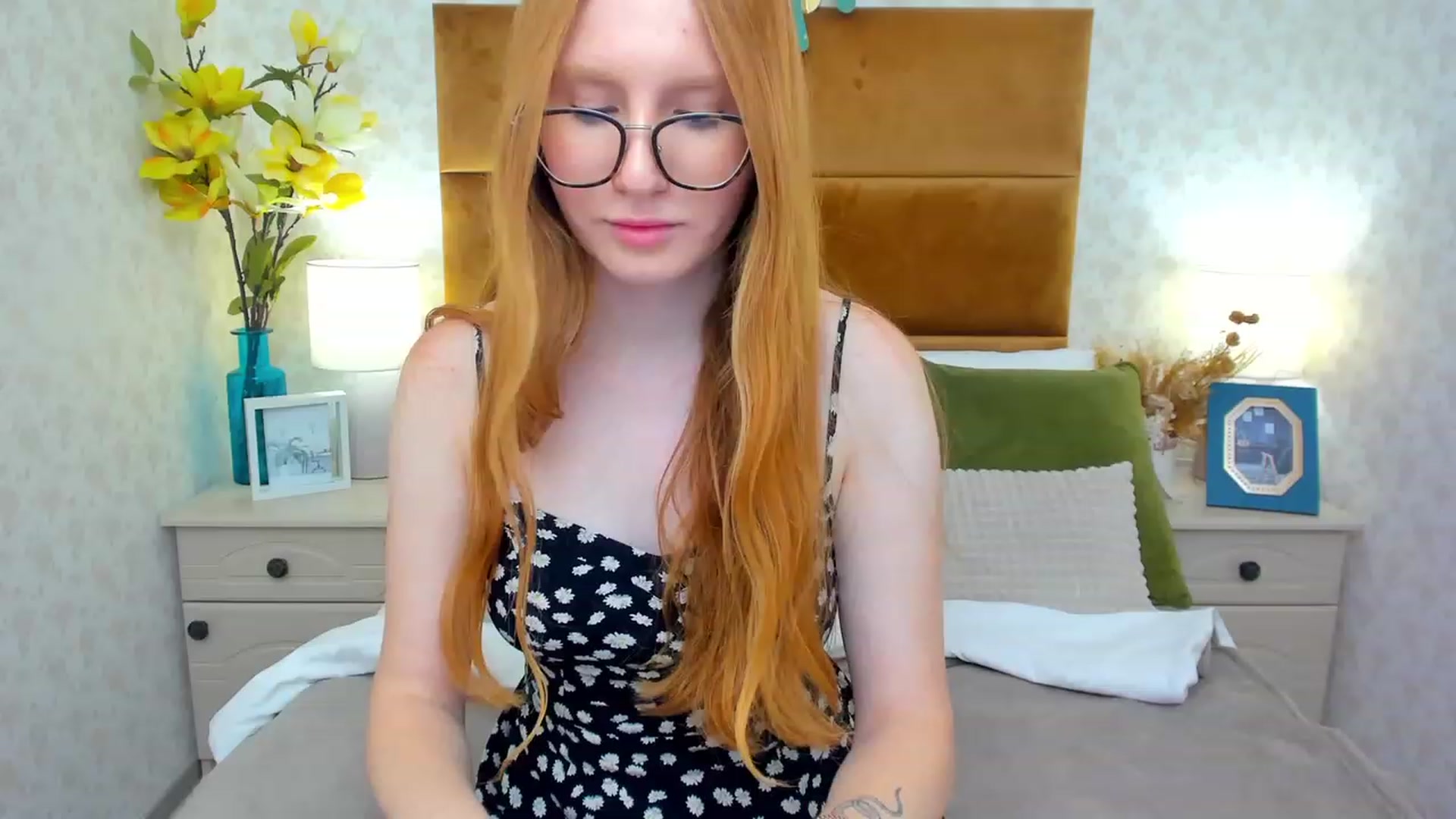 Gallery image thumbnail from MiyaFoxy's myfreecams stream on, 07/15/2023, 16:09 image 1 of 20