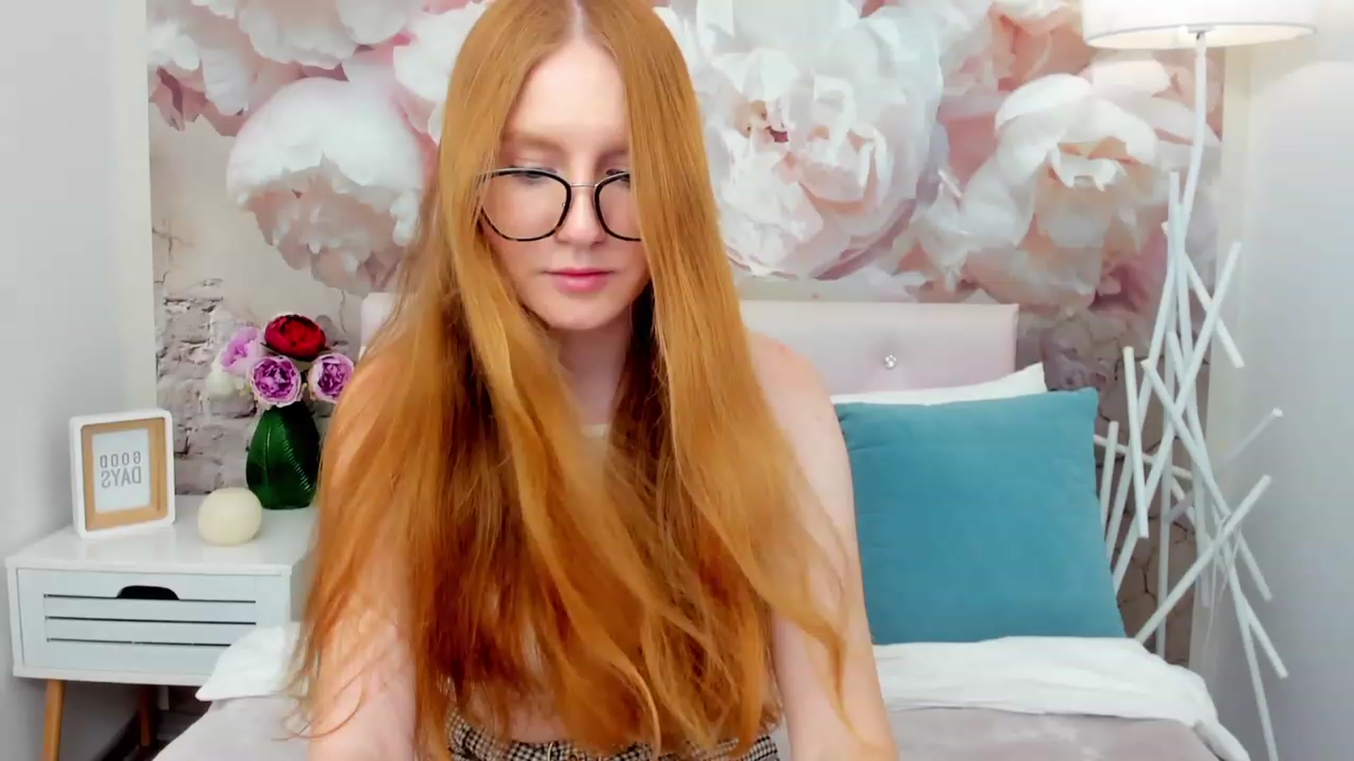 Gallery image thumbnail from MiyaFoxy's myfreecams stream on, 07/23/2023, 15:08 image 3 of 20