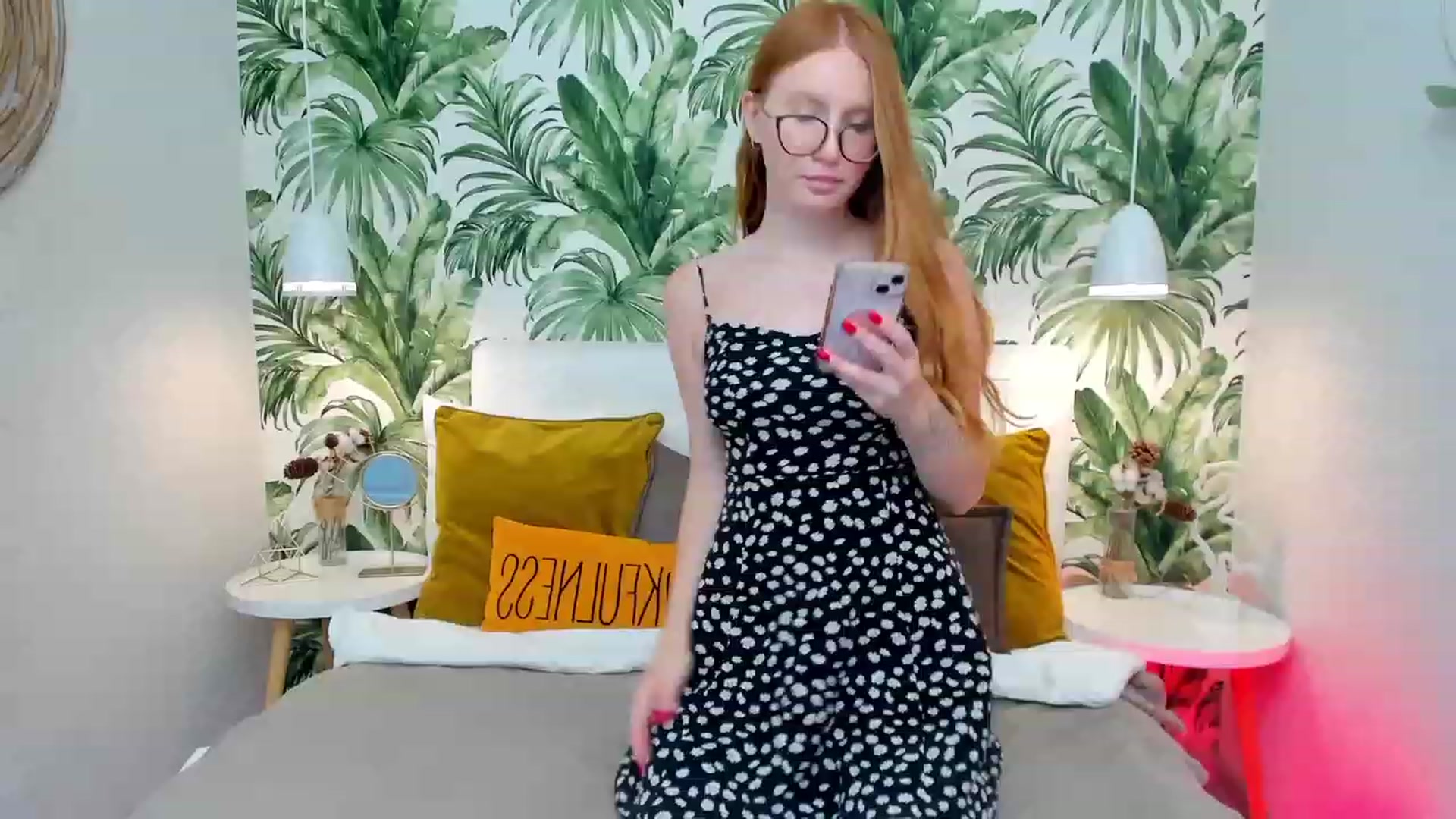 Gallery image thumbnail from MiyaFoxy's myfreecams stream on, 08/06/2023, 11:36 image 2 of 20