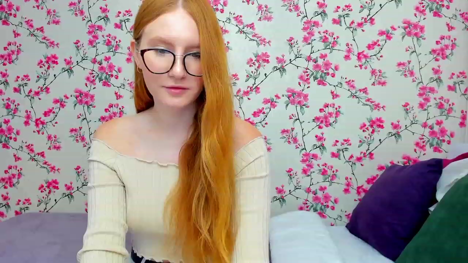 Gallery image thumbnail from MiyaFoxy's myfreecams stream on, 08/08/2023, 13:34 image 15 of 20
