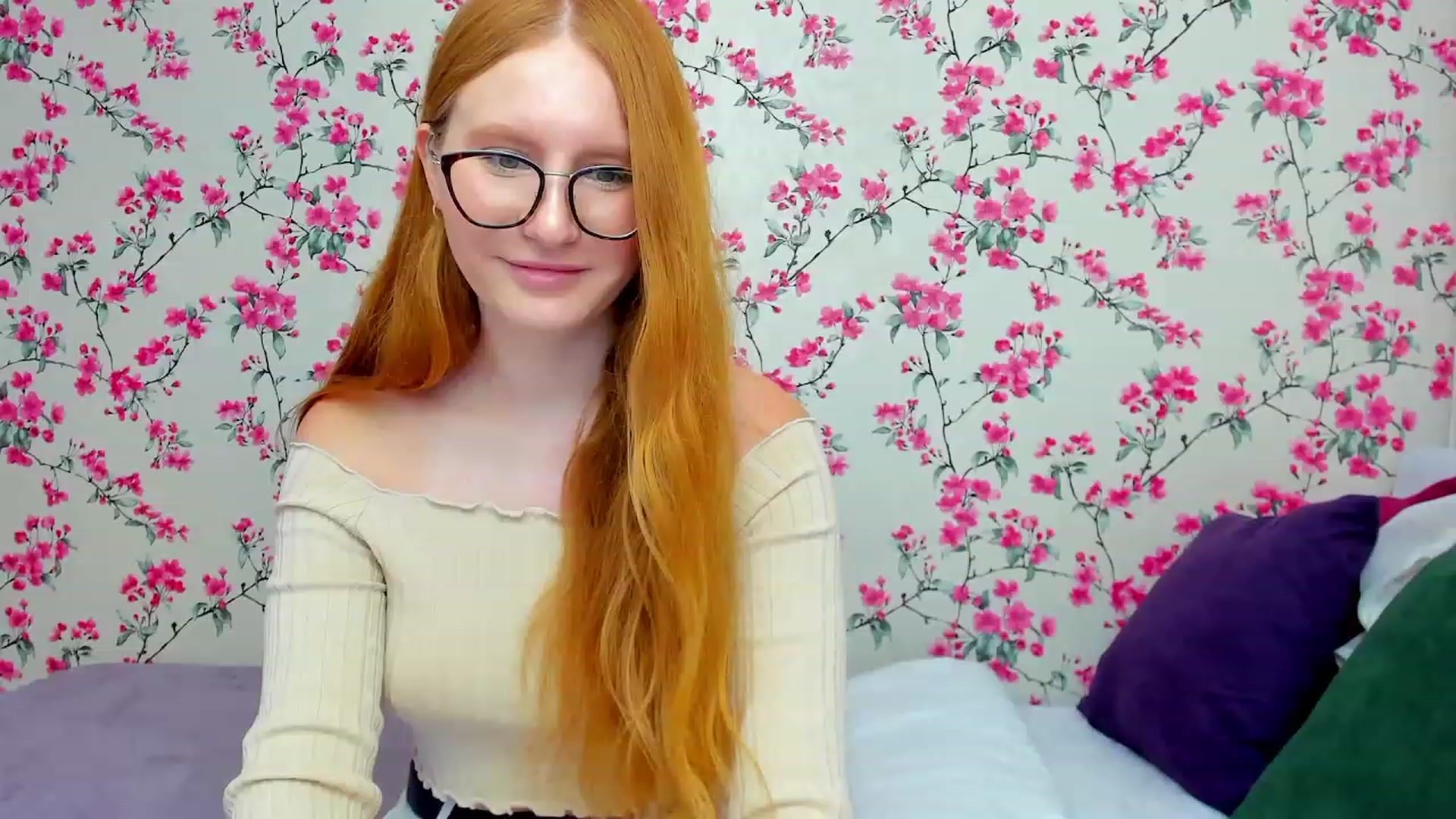 Gallery image thumbnail from MiyaFoxy's myfreecams stream on, 08/08/2023, 13:34 image 12 of 20