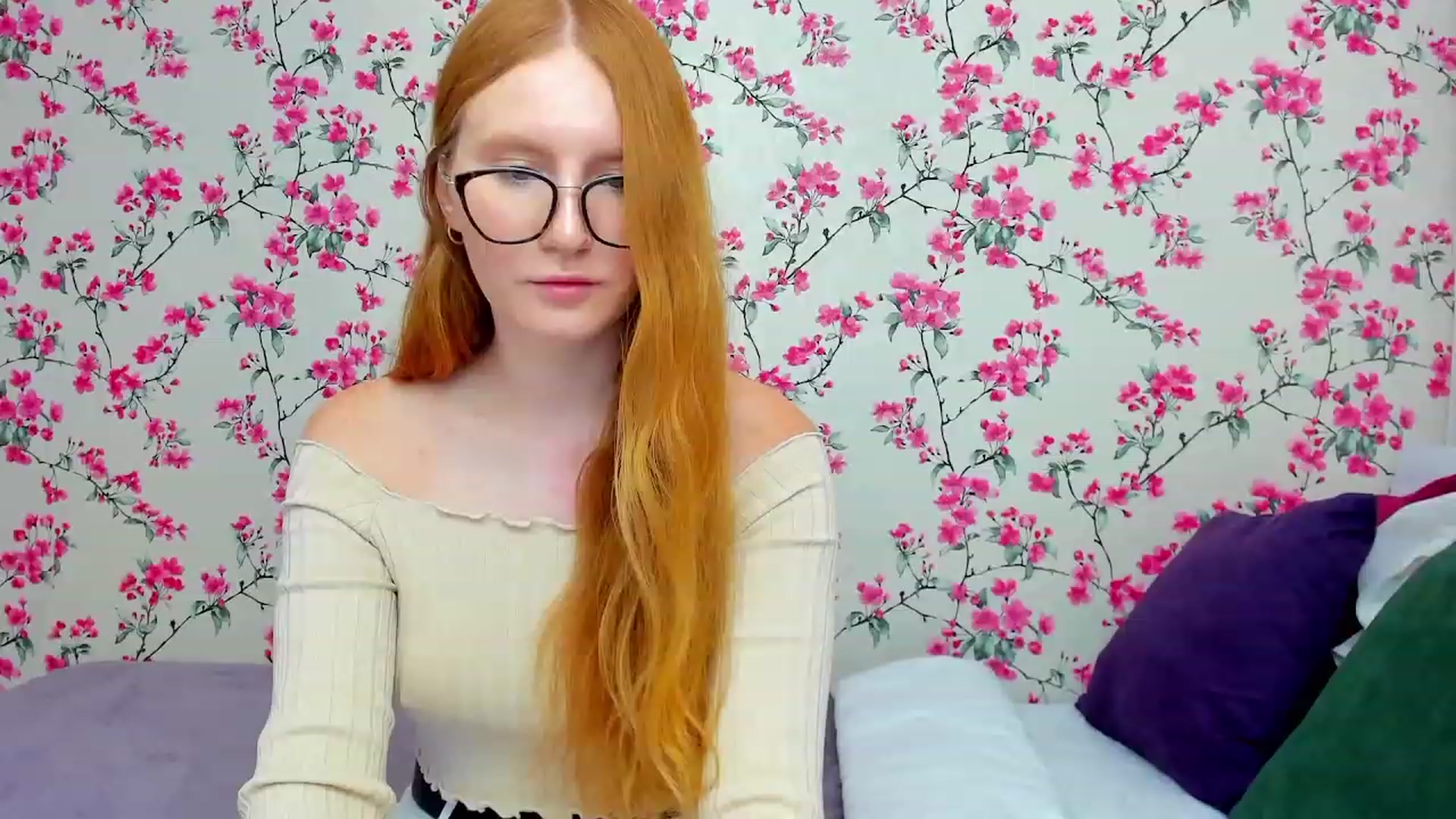Gallery image thumbnail from MiyaFoxy's myfreecams stream on, 08/08/2023, 13:34 image 6 of 20