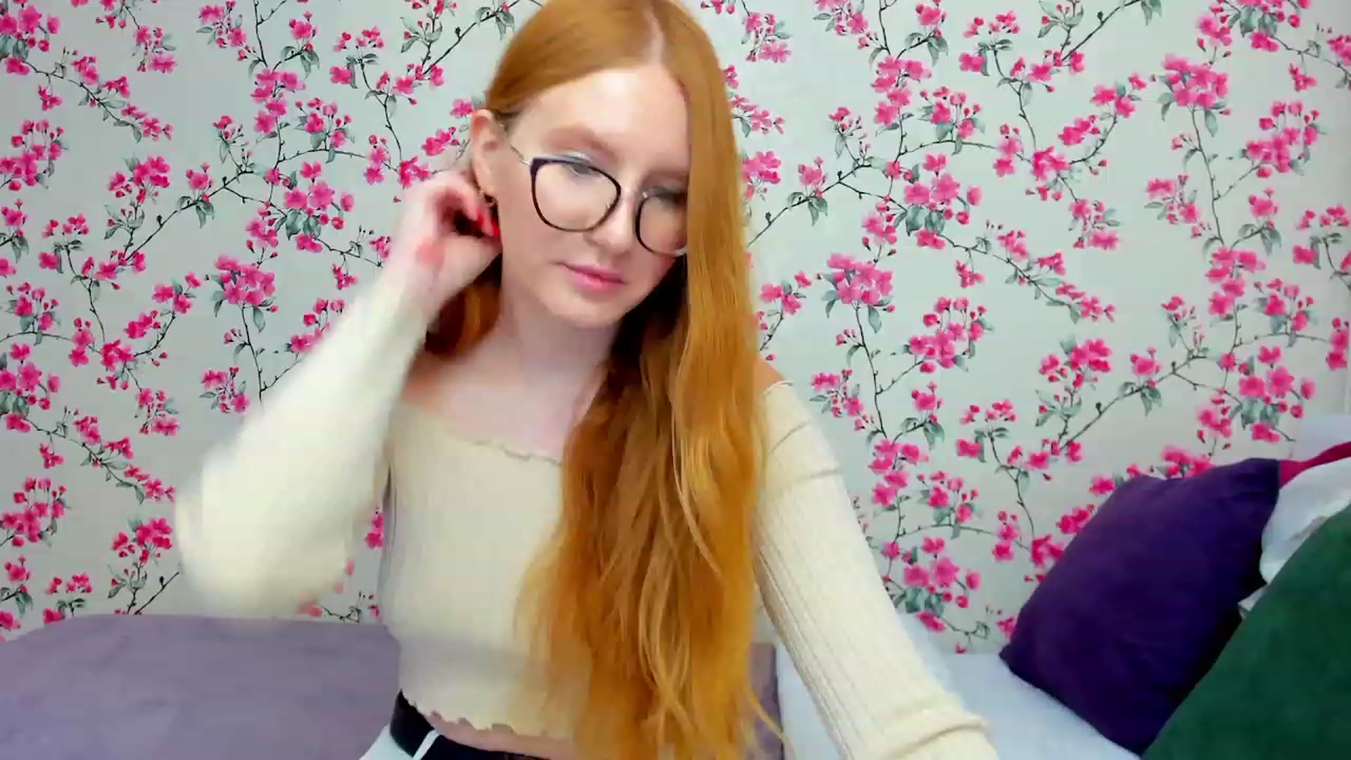 Gallery image thumbnail from MiyaFoxy's myfreecams stream on, 08/08/2023, 13:34 image 13 of 20