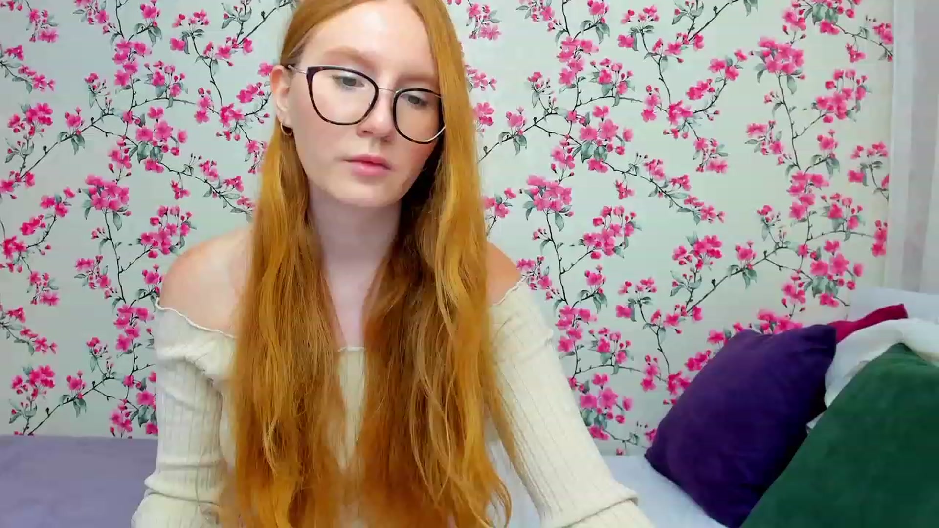 Gallery image thumbnail from MiyaFoxy's myfreecams stream on, 08/08/2023, 15:02 image 7 of 20