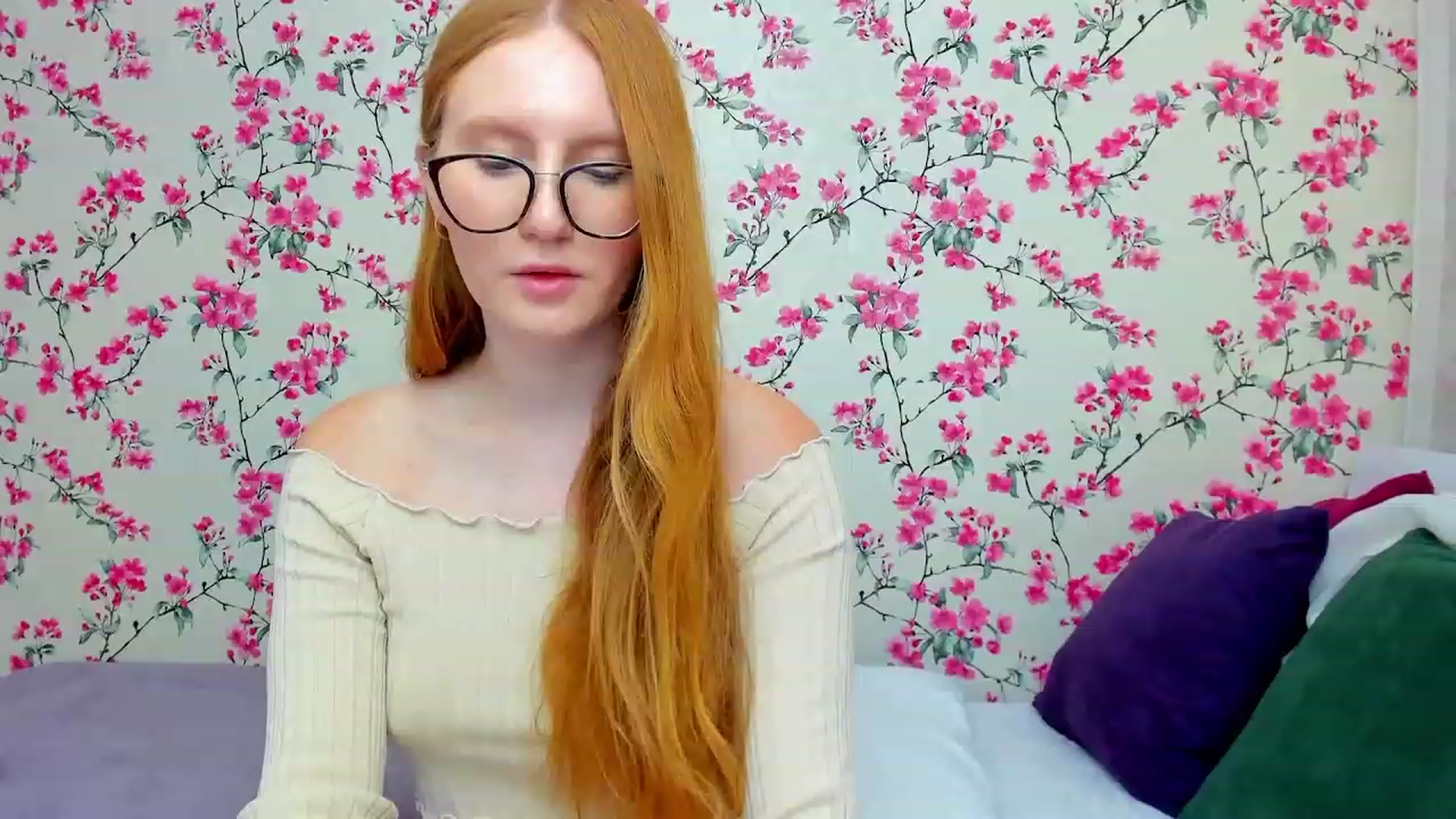 Gallery image thumbnail from MiyaFoxy's myfreecams stream on, 08/08/2023, 15:31 image 3 of 20