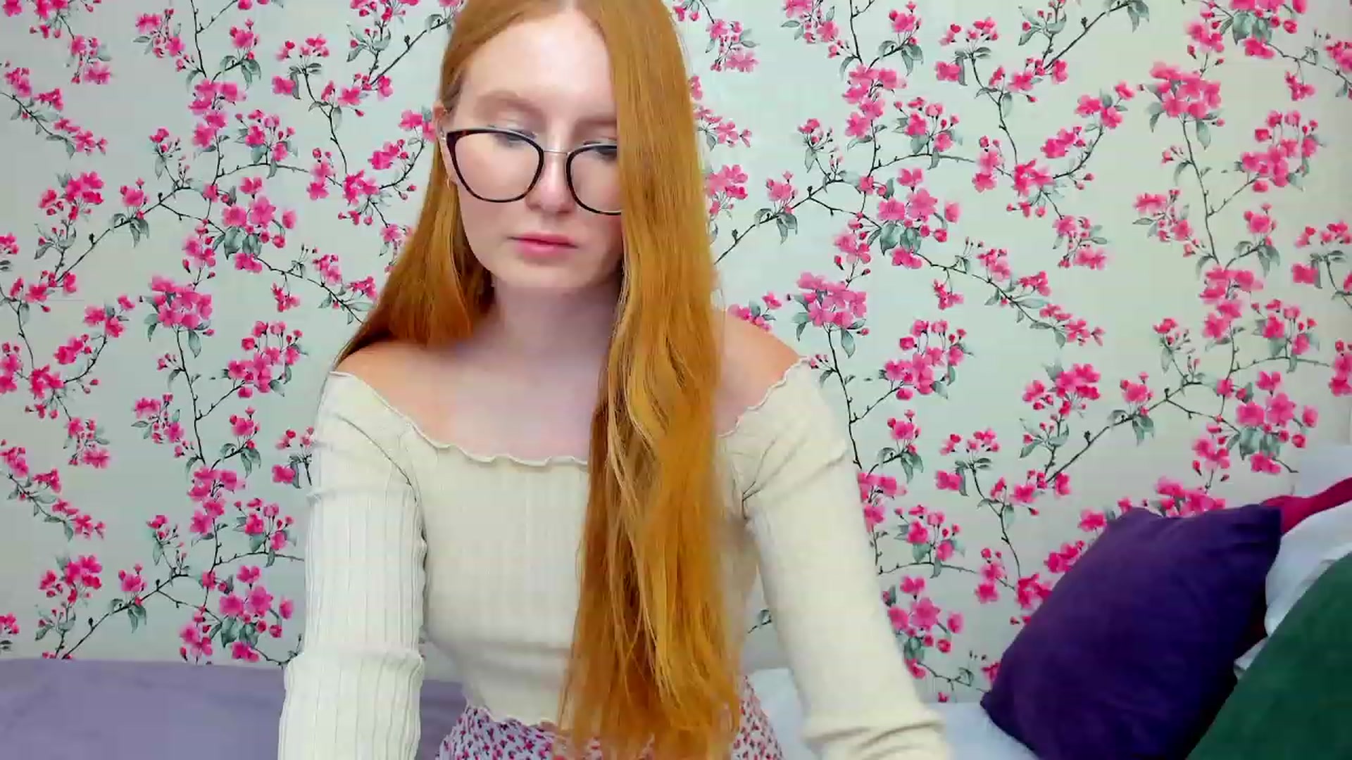Gallery image thumbnail from MiyaFoxy's myfreecams stream on, 08/08/2023, 15:31 image 16 of 20