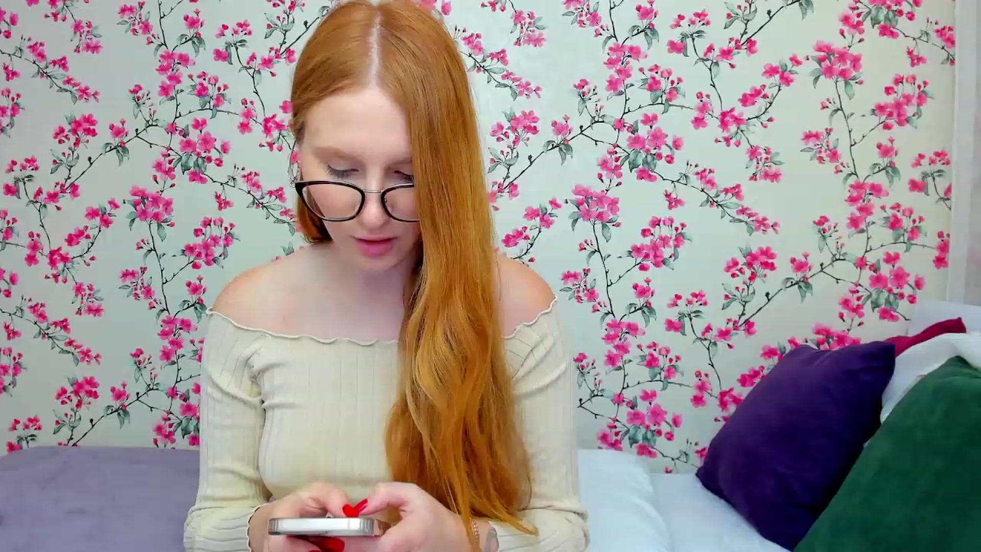 Gallery image thumbnail from MiyaFoxy's myfreecams stream on, 08/08/2023, 15:31 image 5 of 20