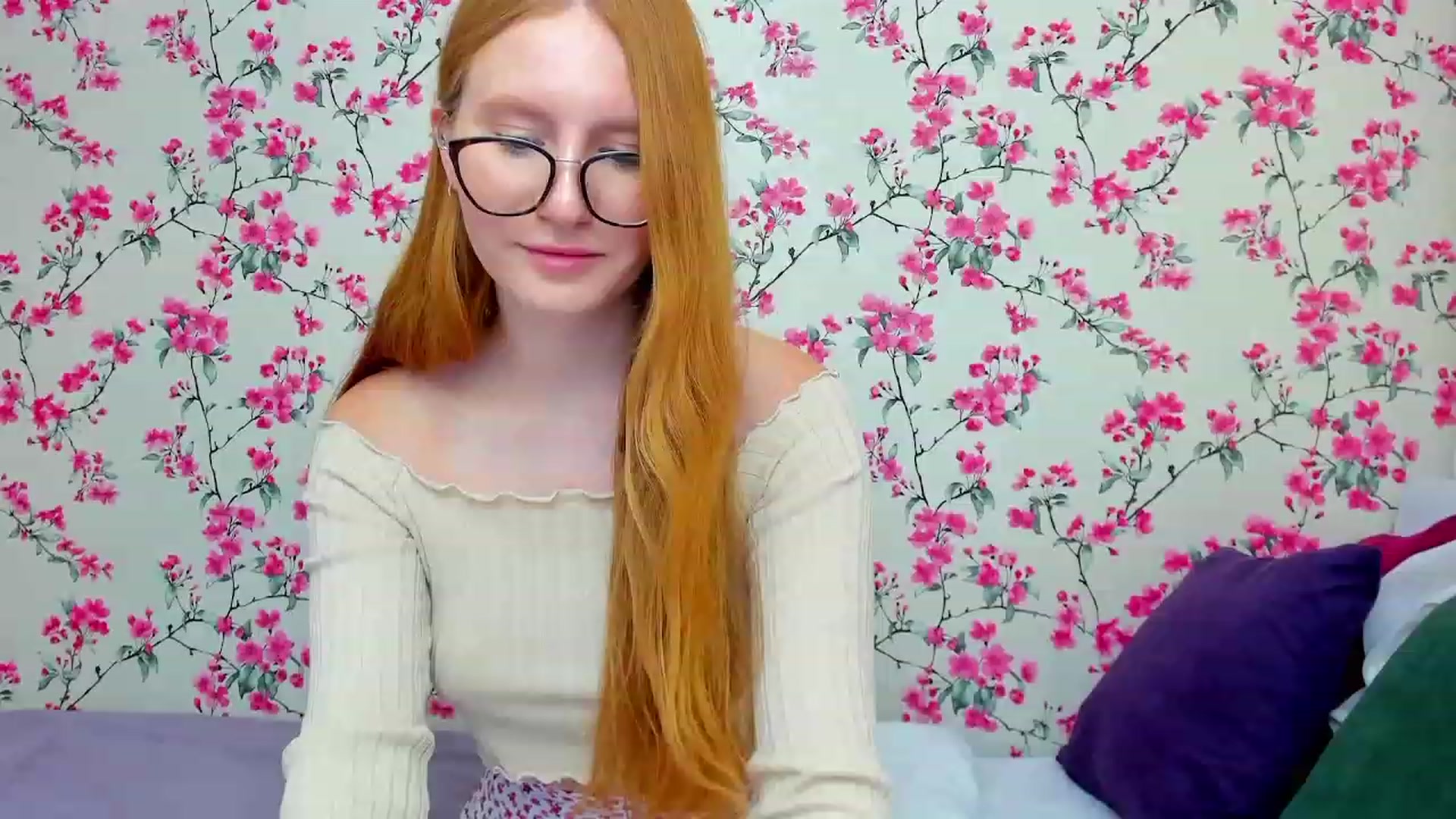 Gallery image thumbnail from MiyaFoxy's myfreecams stream on, 08/08/2023, 15:31 image 15 of 20