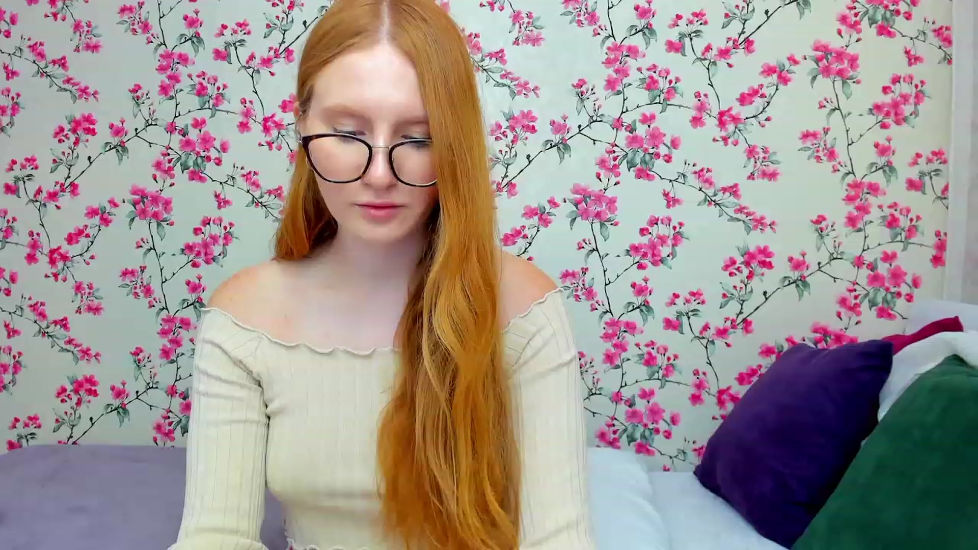 Gallery image thumbnail from MiyaFoxy's myfreecams stream on, 08/08/2023, 15:31 image 4 of 20