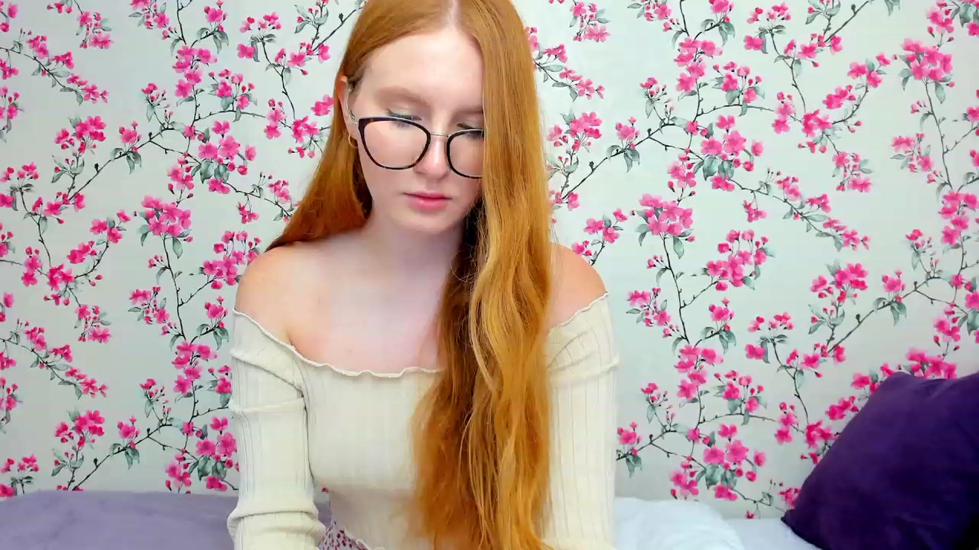 Gallery image thumbnail from MiyaFoxy's myfreecams stream on, 08/08/2023, 16:26 image 5 of 20