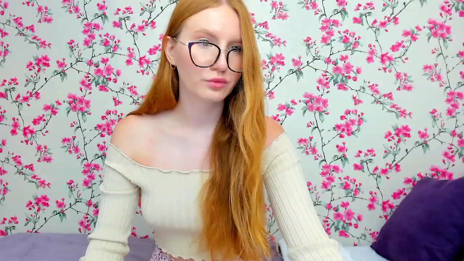Gallery image thumbnail from MiyaFoxy's myfreecams stream on, 08/08/2023, 16:26 image 6 of 20