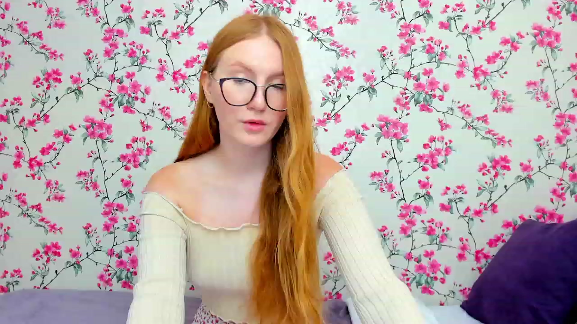 Gallery image thumbnail from MiyaFoxy's myfreecams stream on, 08/08/2023, 16:26 image 3 of 20