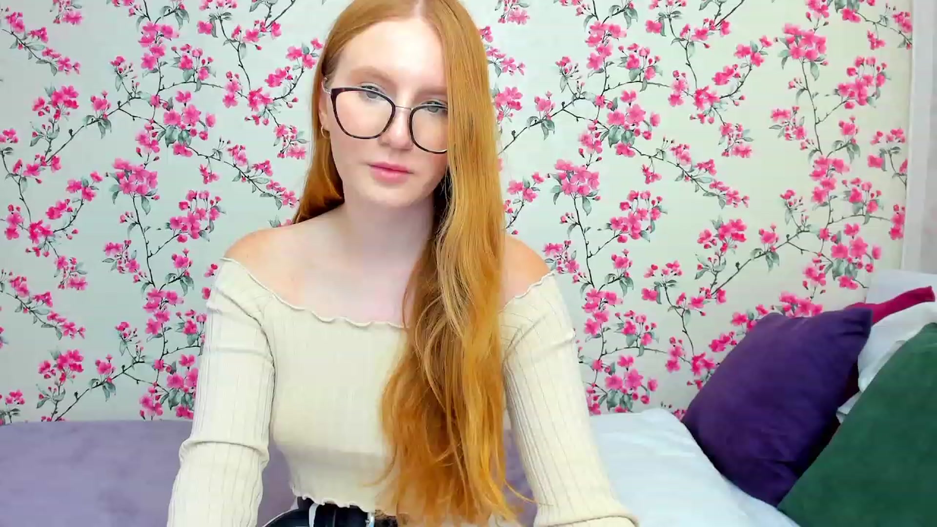 Gallery image thumbnail from MiyaFoxy's myfreecams stream on, 08/08/2023, 18:59 image 4 of 20