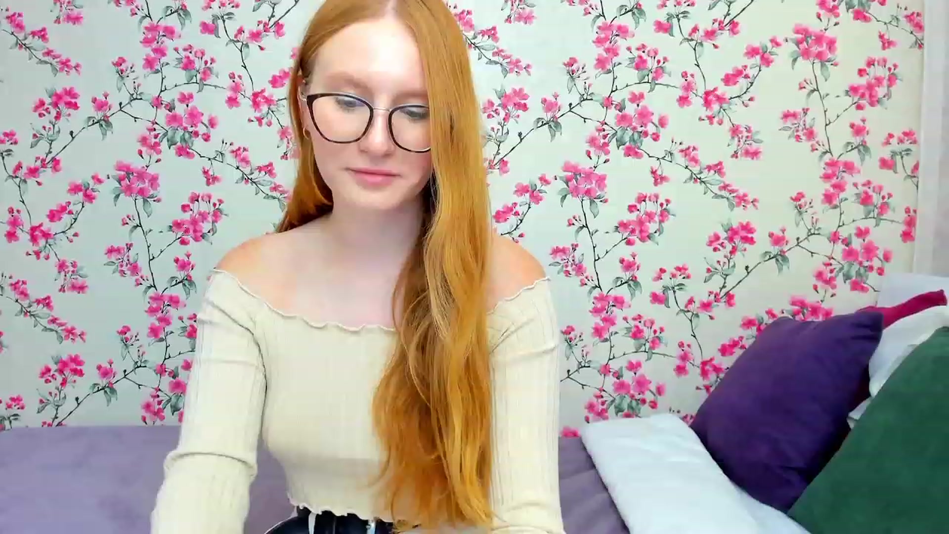Gallery image thumbnail from MiyaFoxy's myfreecams stream on, 08/08/2023, 18:59 image 6 of 20