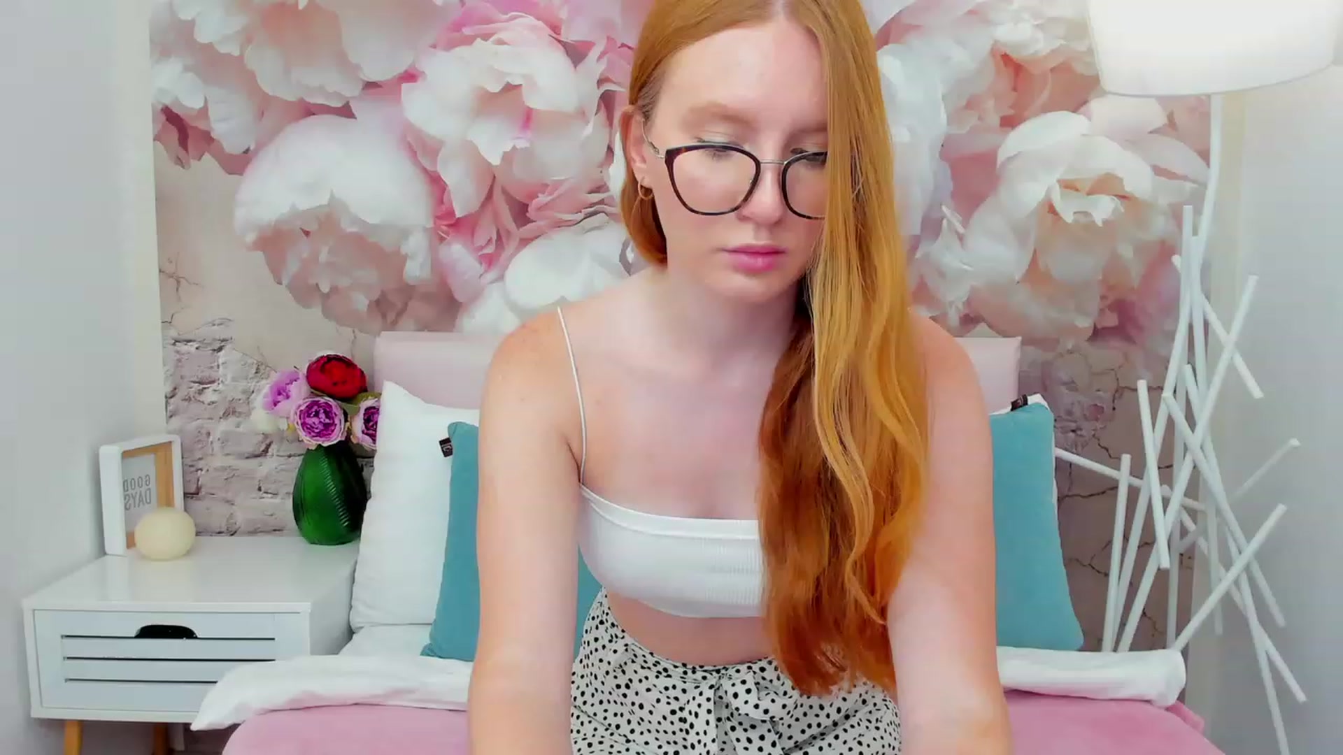 Gallery image thumbnail from MiyaFoxy's myfreecams stream on, 08/09/2023, 13:38 image 4 of 20