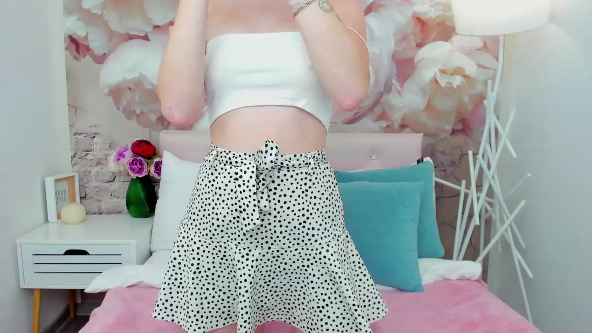 Gallery image thumbnail from MiyaFoxy's myfreecams stream on, 08/09/2023, 15:41 image 2 of 20