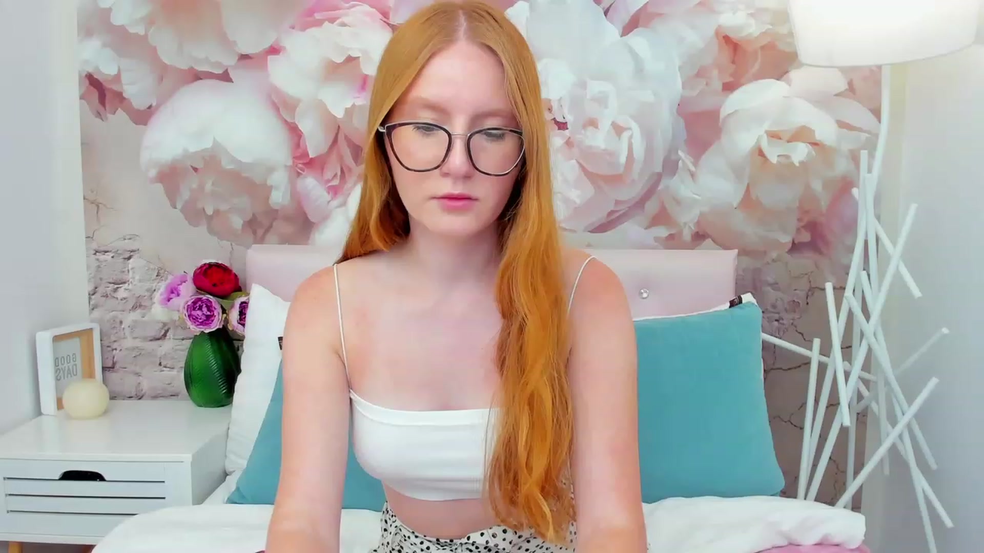 Gallery image thumbnail from MiyaFoxy's myfreecams stream on, 08/09/2023, 16:43 image 6 of 20