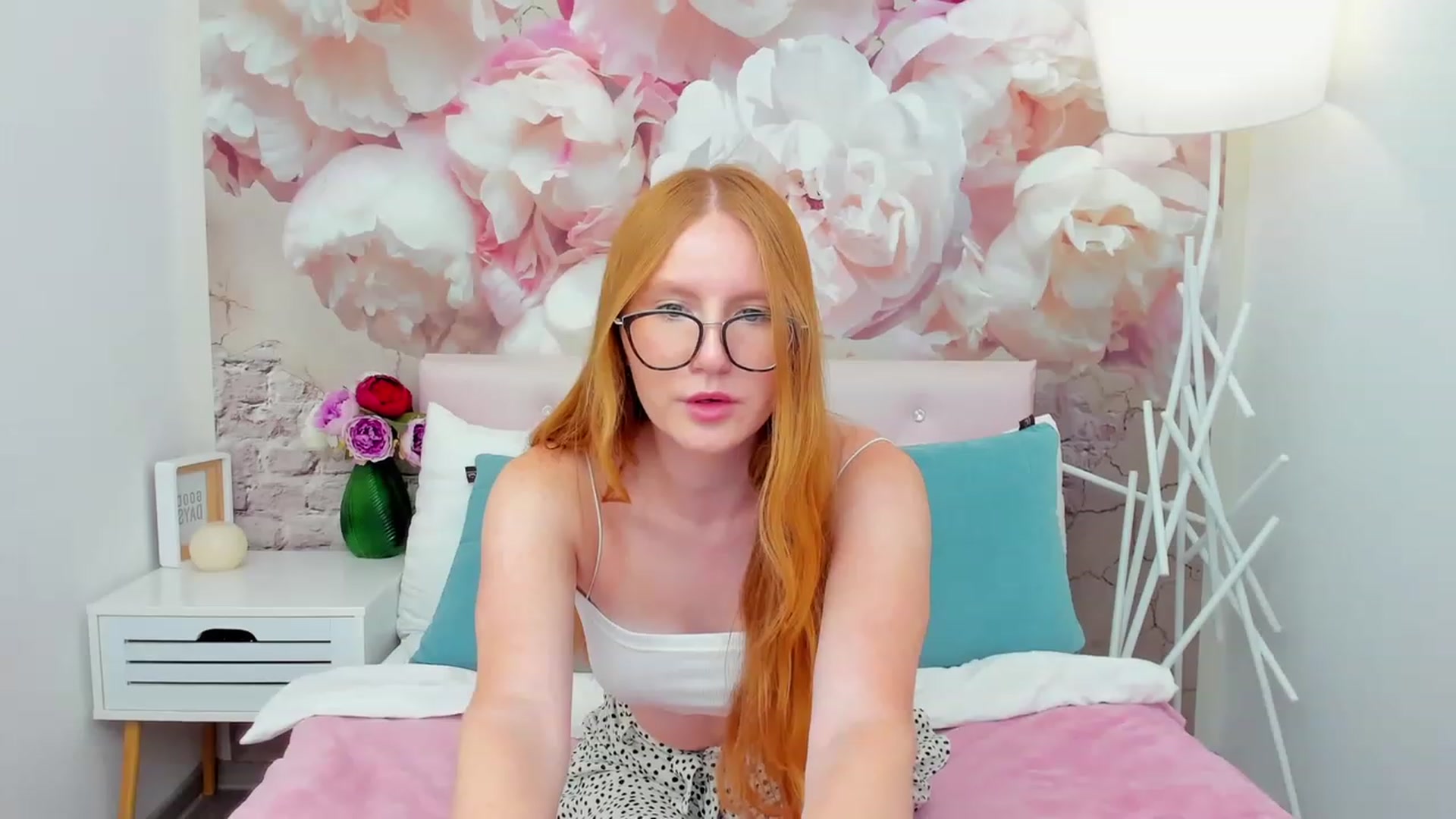 Gallery image thumbnail from MiyaFoxy's myfreecams stream on, 08/09/2023, 16:43 image 15 of 20