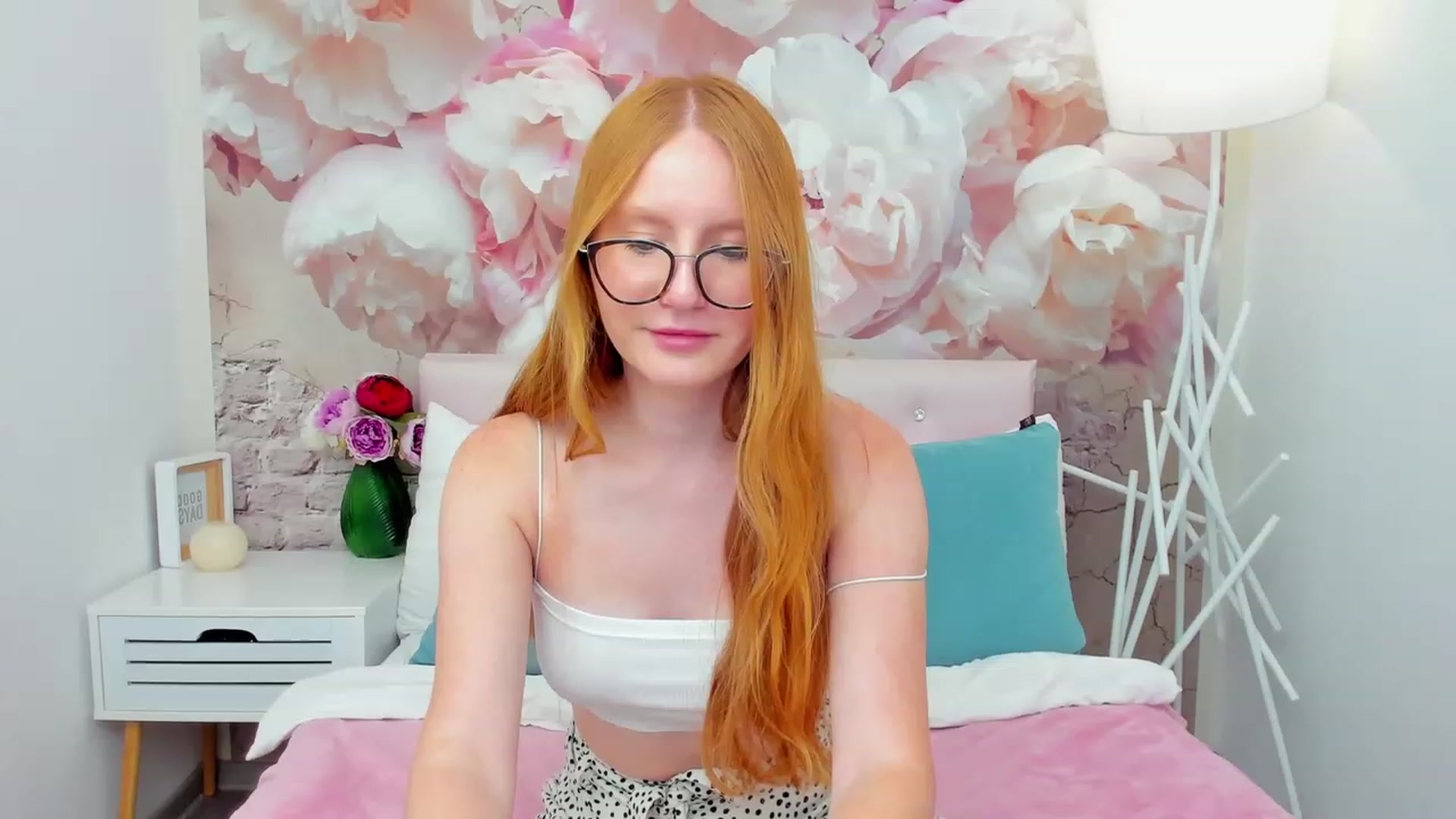 Gallery image thumbnail from MiyaFoxy's myfreecams stream on, 08/09/2023, 16:43 image 16 of 20