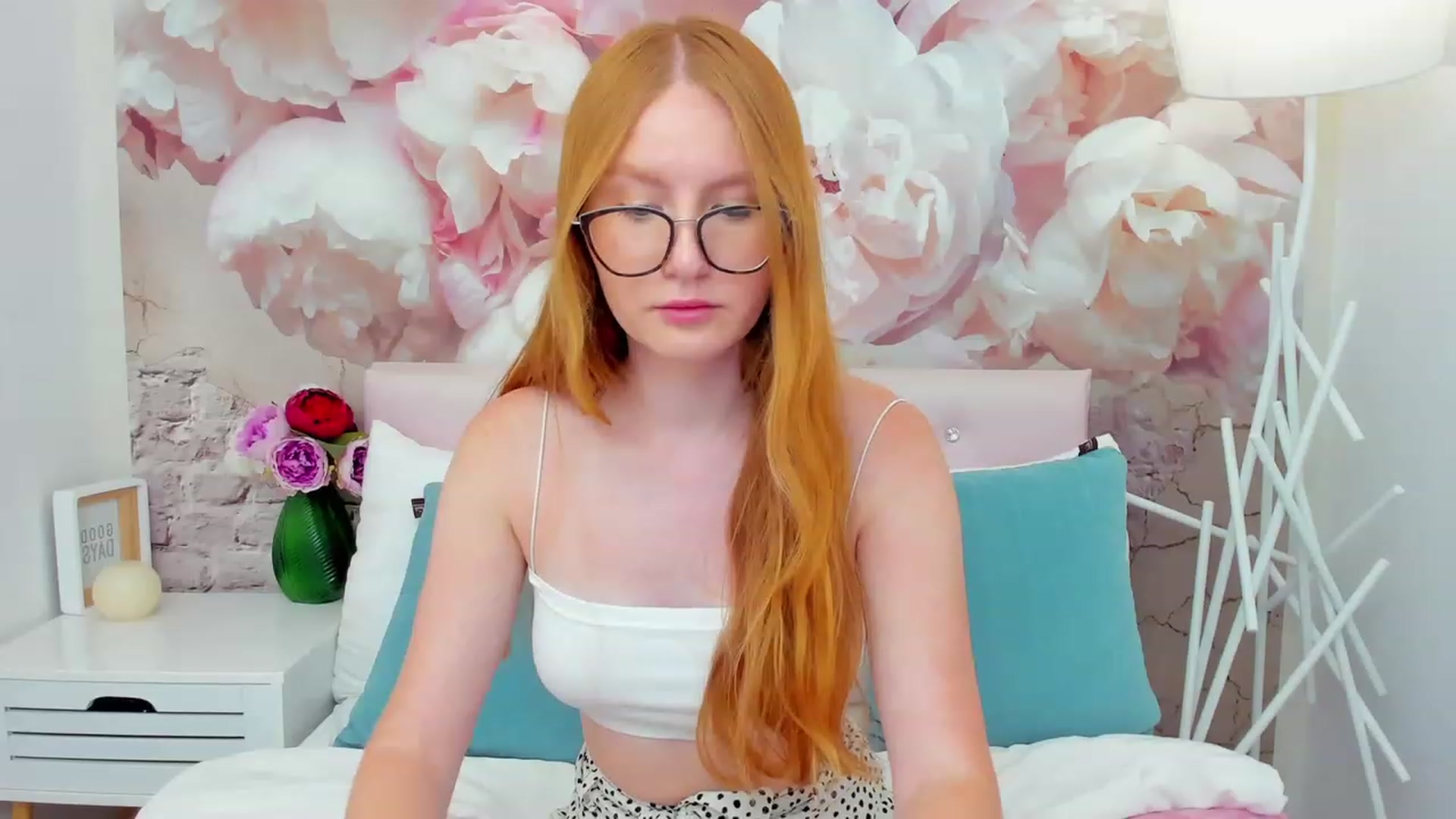 Gallery image thumbnail from MiyaFoxy's myfreecams stream on, 08/09/2023, 16:43 image 14 of 20