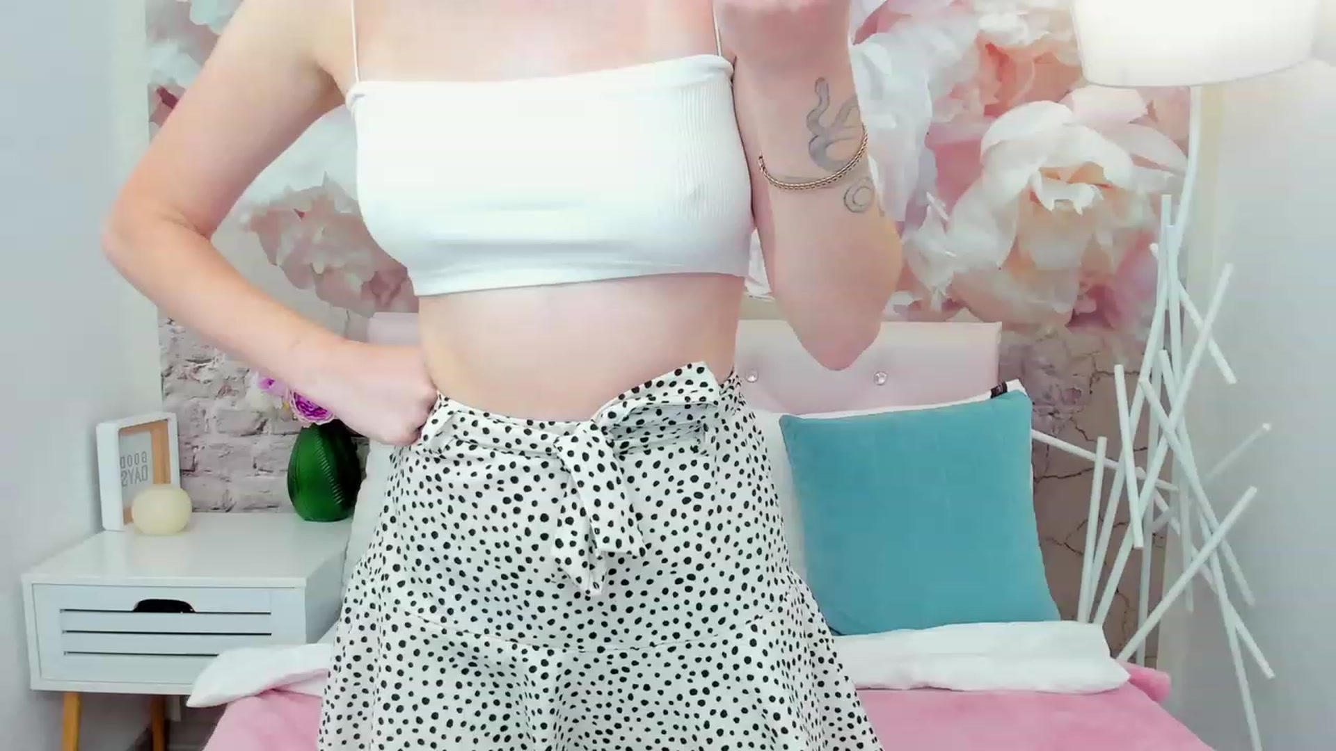 Gallery image thumbnail from MiyaFoxy's myfreecams stream on, 08/09/2023, 18:22 image 20 of 20