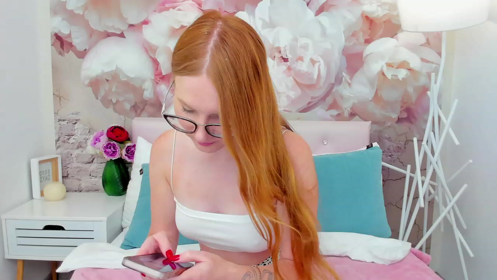 Gallery image thumbnail from MiyaFoxy's myfreecams stream on, 08/09/2023, 18:22 image 8 of 20