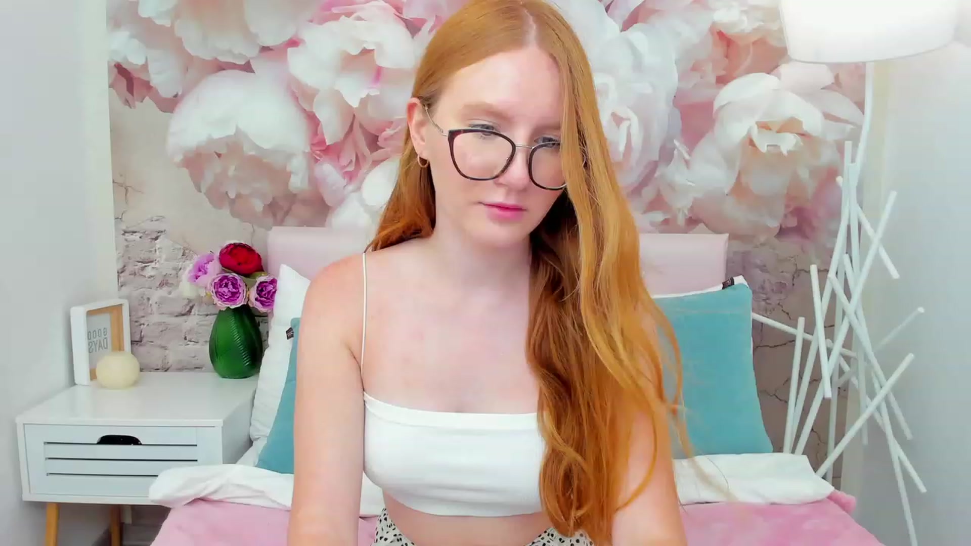 Gallery image thumbnail from MiyaFoxy's myfreecams stream on, 08/09/2023, 18:22 image 15 of 20