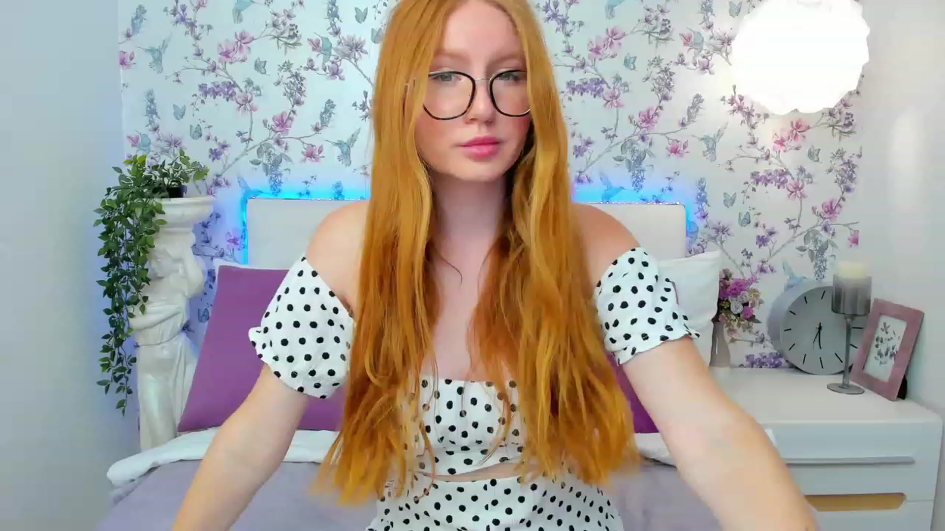 Gallery image thumbnail from MiyaFoxy's myfreecams stream on, 08/11/2023, 14:22 image 3 of 20