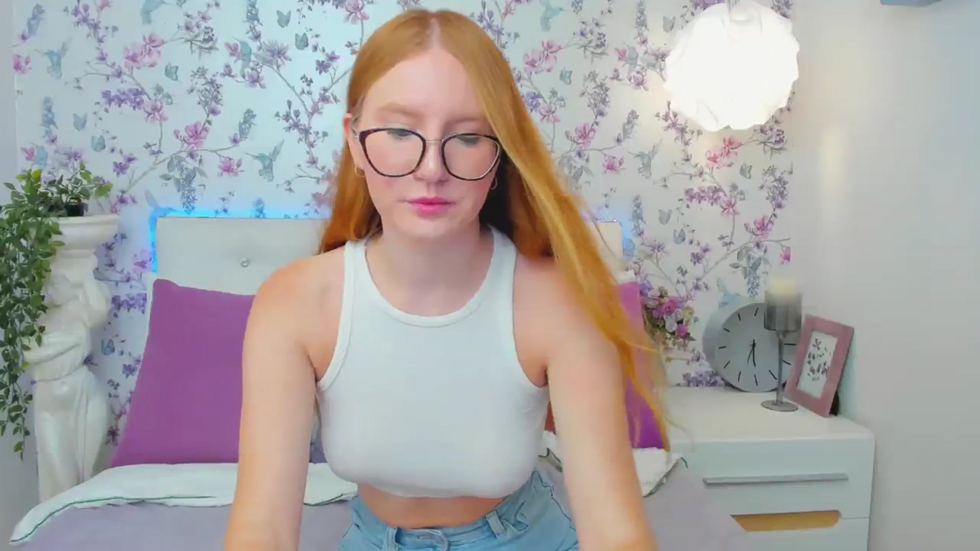 Gallery image thumbnail from MiyaFoxy's myfreecams stream on, 08/12/2023, 13:07 image 7 of 20