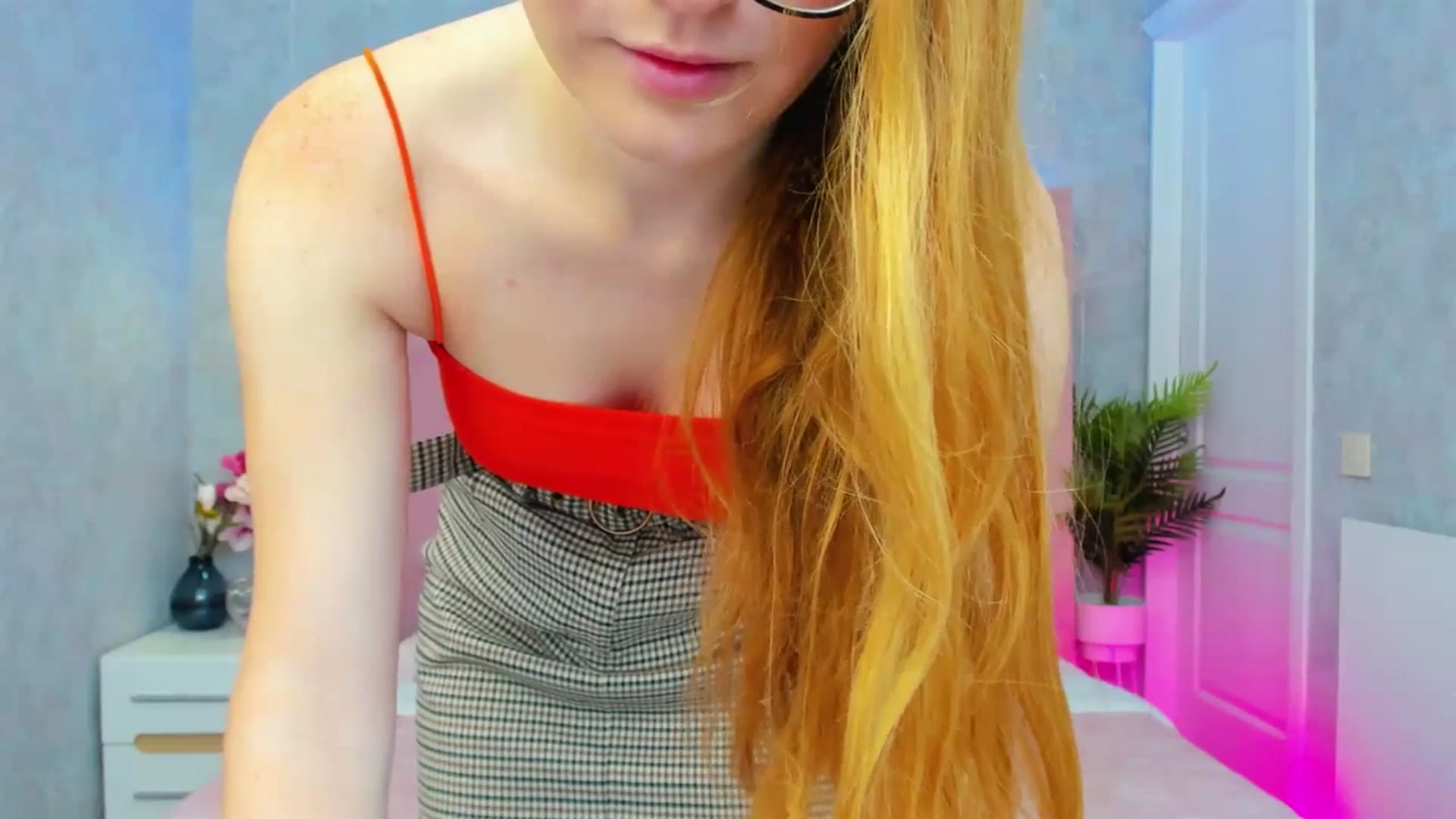 Gallery image thumbnail from MiyaFoxy's myfreecams stream on, 08/13/2023, 11:29 image 18 of 20