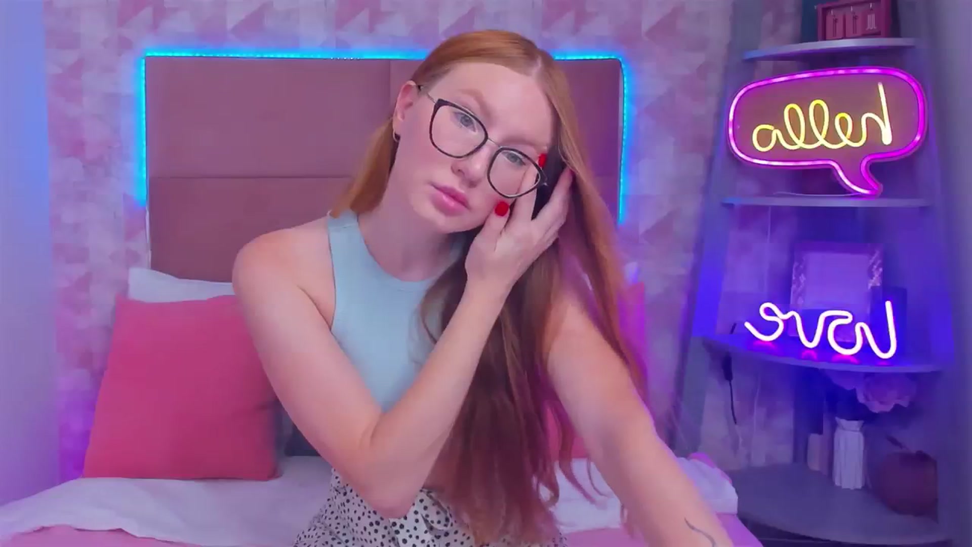 Gallery image thumbnail from MiyaFoxy's myfreecams stream on, 08/14/2023, 12:28 image 2 of 20