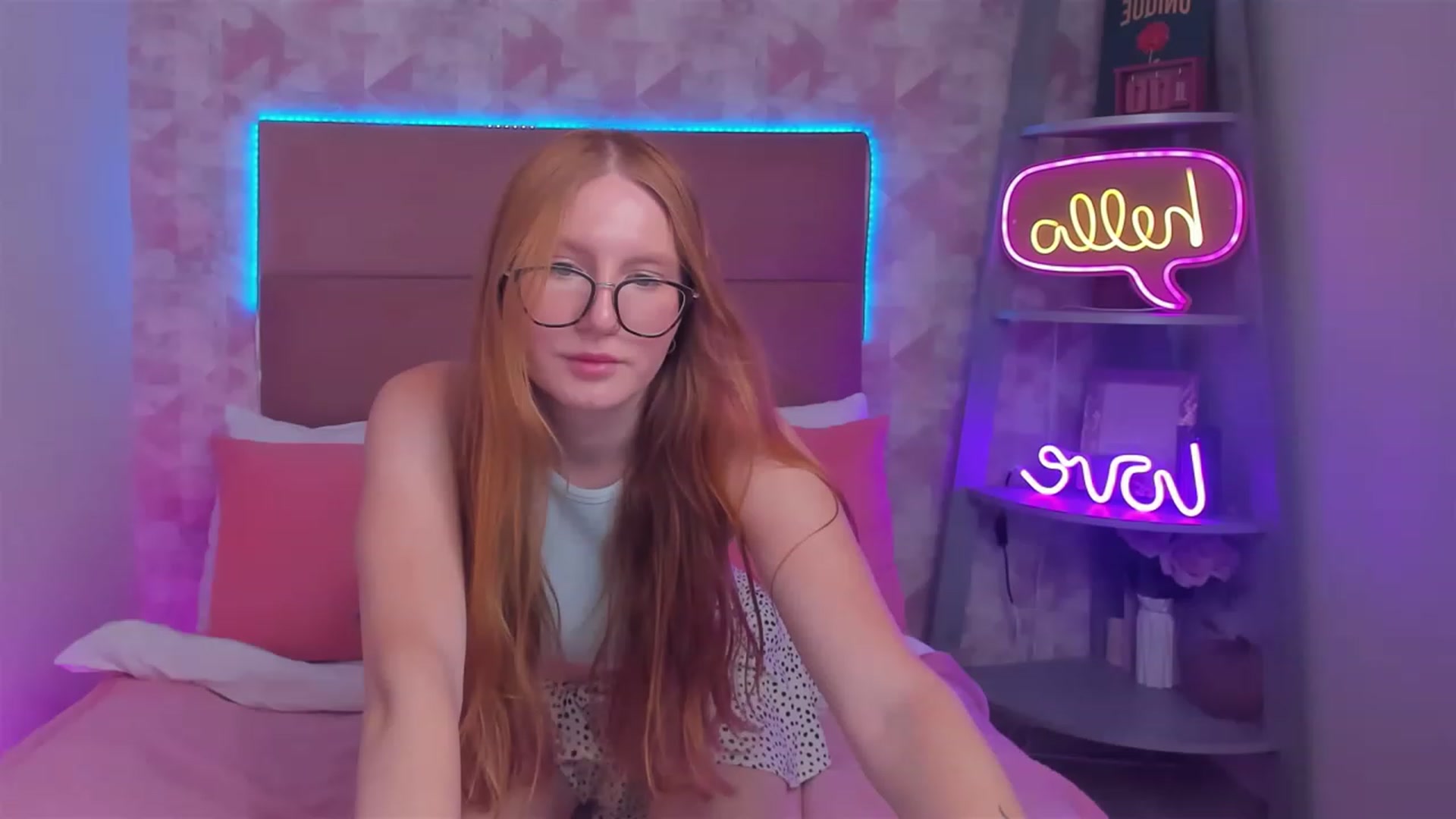 Gallery image thumbnail from MiyaFoxy's myfreecams stream on, 08/14/2023, 18:25 image 20 of 20