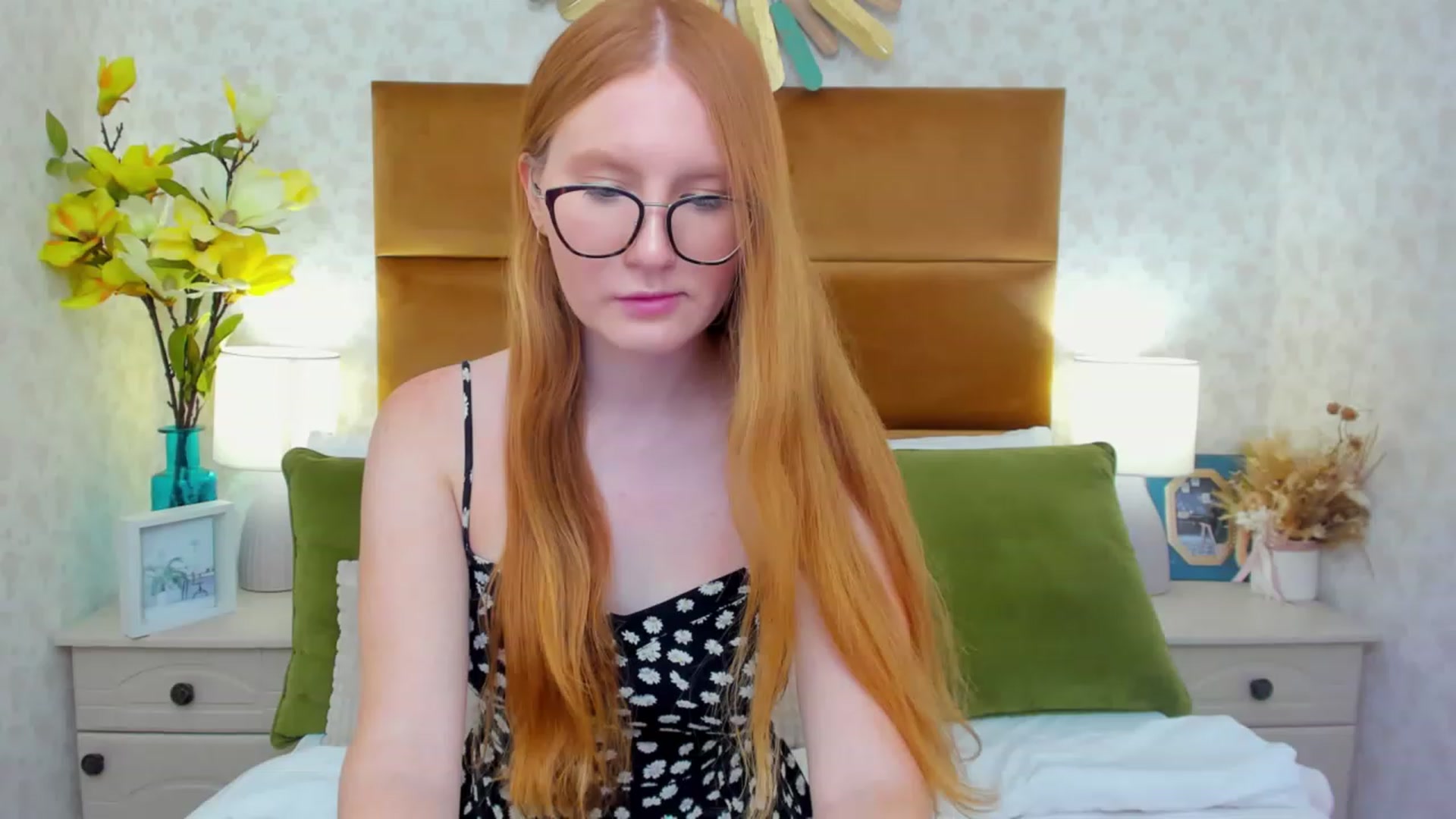 Gallery image thumbnail from MiyaFoxy's myfreecams stream on, 08/18/2023, 12:29 image 10 of 20