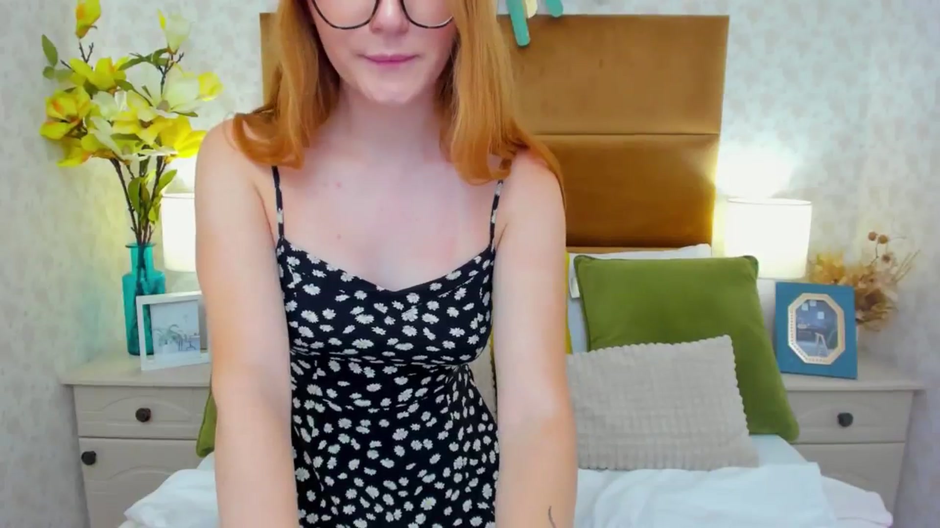 Gallery image thumbnail from MiyaFoxy's myfreecams stream on, 08/18/2023, 14:10 image 16 of 20