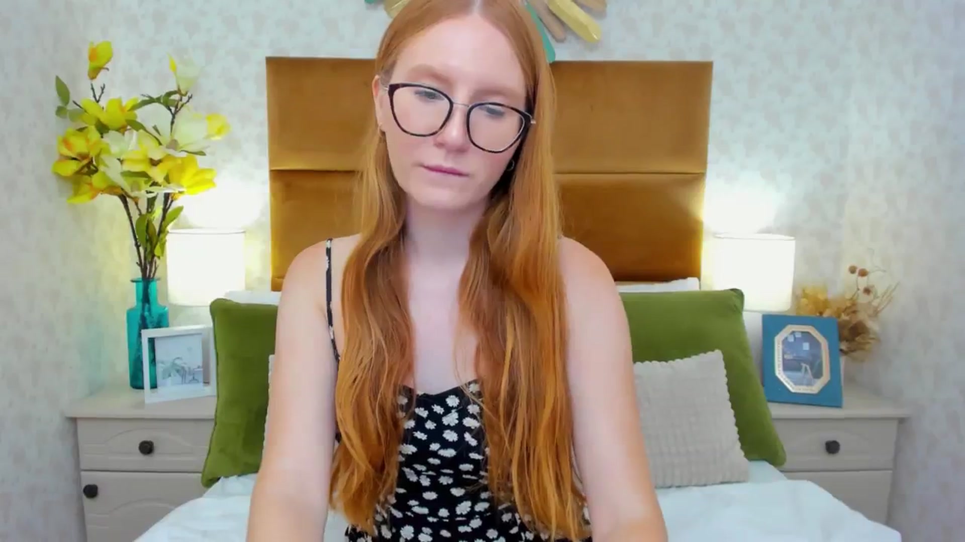 Gallery image thumbnail from MiyaFoxy's myfreecams stream on, 08/18/2023, 14:10 image 5 of 20