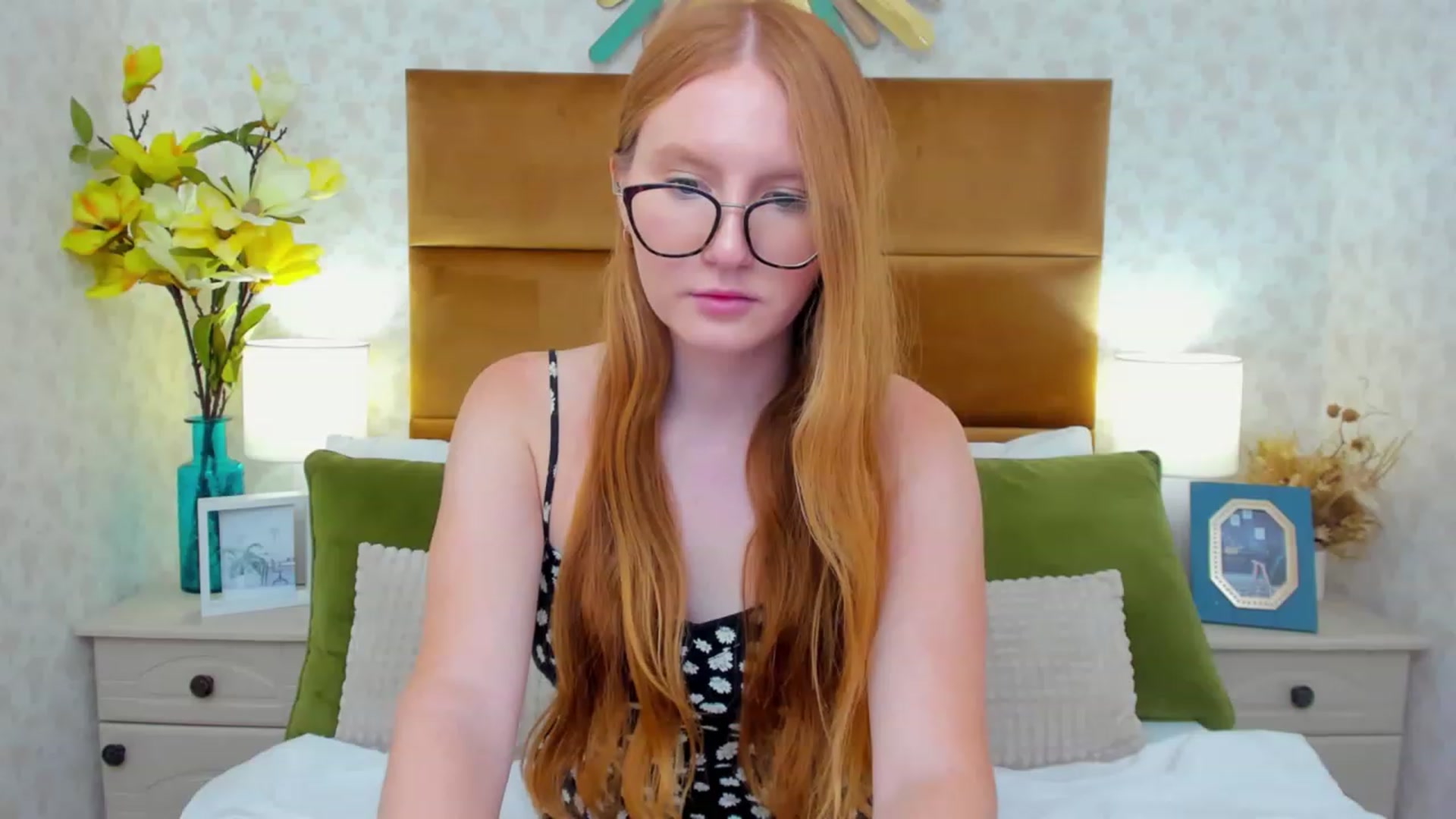 Gallery image thumbnail from MiyaFoxy's myfreecams stream on, 08/18/2023, 17:46 image 4 of 20