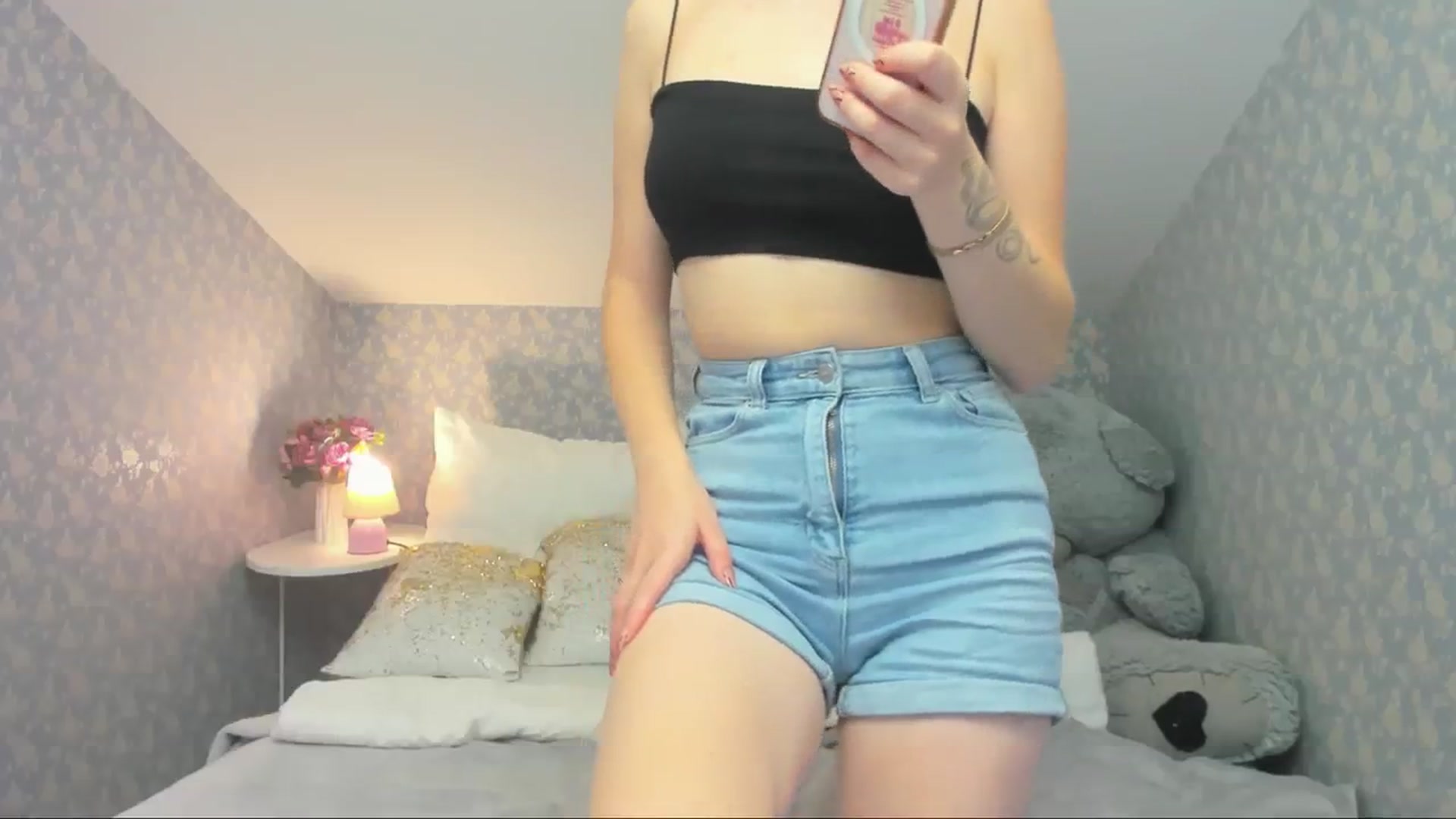 Gallery image thumbnail from MiyaFoxy's myfreecams stream on, 08/19/2023, 10:58 image 6 of 20