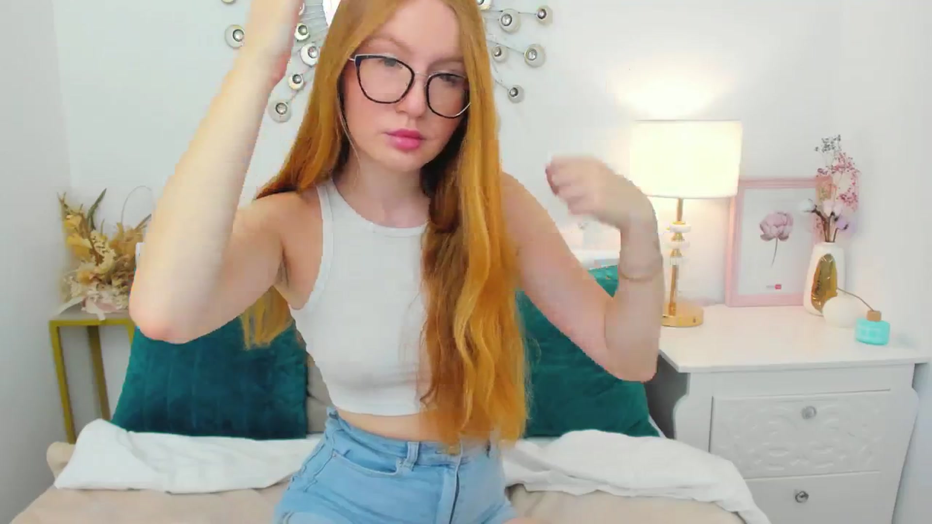 Gallery image thumbnail from MiyaFoxy's myfreecams stream on, 08/21/2023, 12:32 image 5 of 20