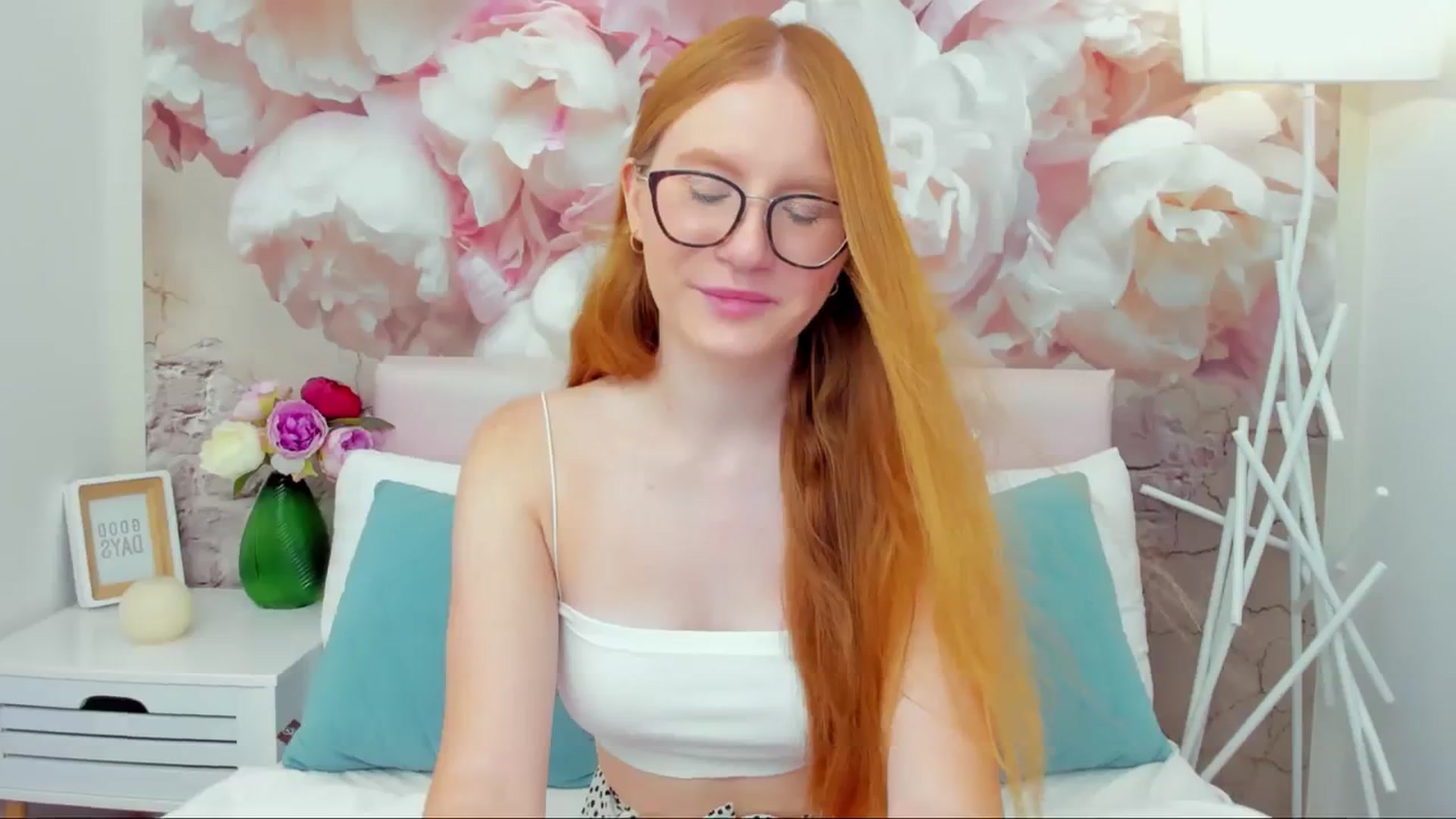 Gallery image thumbnail from MiyaFoxy's myfreecams stream on, 08/22/2023, 12:32 image 15 of 20