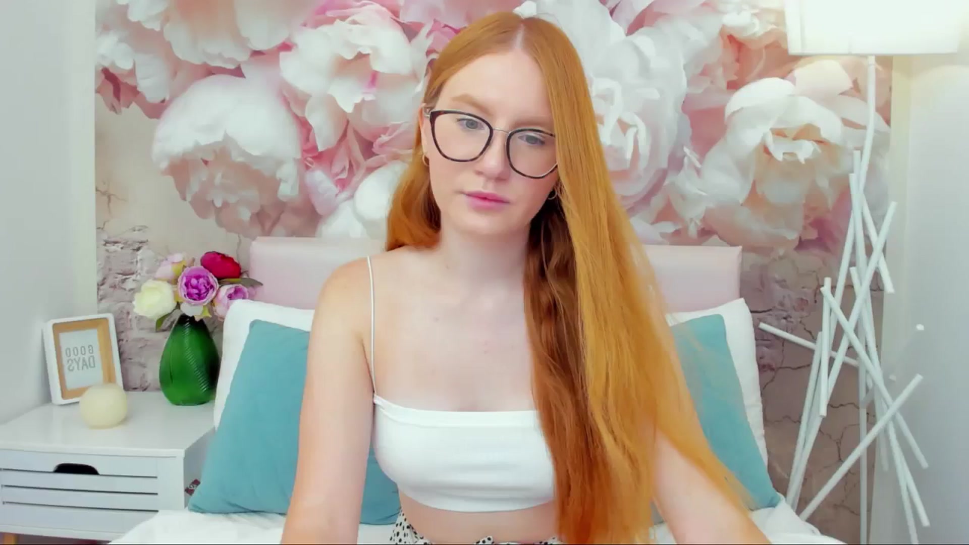Gallery image thumbnail from MiyaFoxy's myfreecams stream on, 08/22/2023, 12:32 image 12 of 20