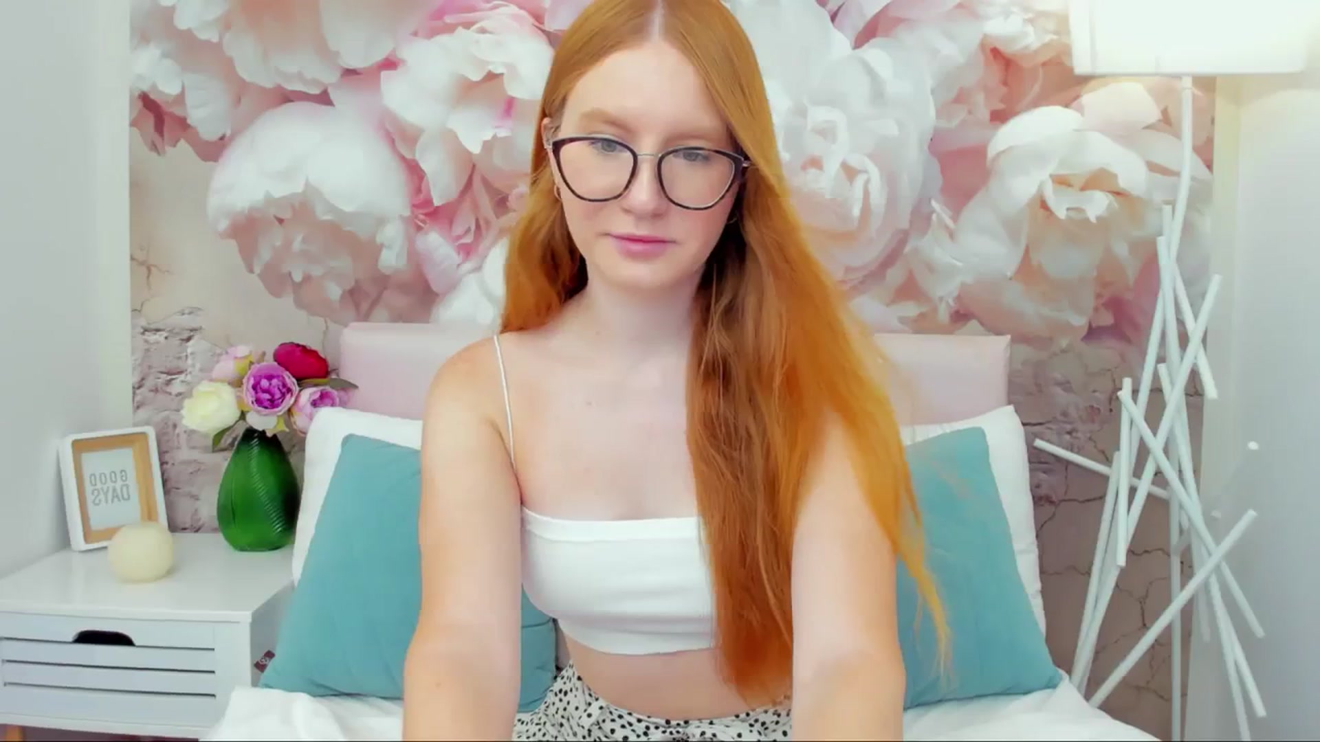 Gallery image thumbnail from MiyaFoxy's myfreecams stream on, 08/22/2023, 12:32 image 4 of 20